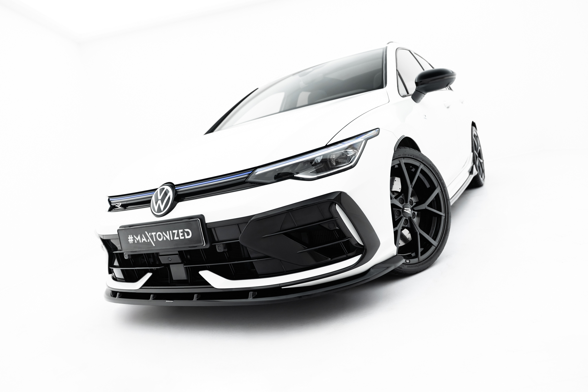 FRONTLÄPP V.2 TILL VOLKSWAGEN GOLF R VARIANT MK8 FACELIFT – MAXTON DESIGN