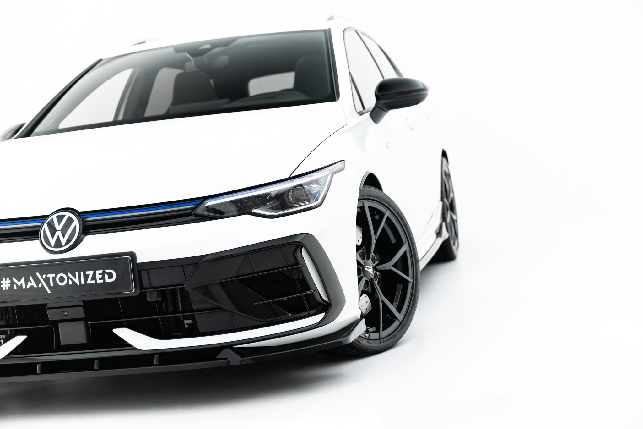 FRONTLÄPP V.3 TILL VOLKSWAGEN GOLF R VARIANT MK8 FACELIFT – MAXTON DESIGN - 3