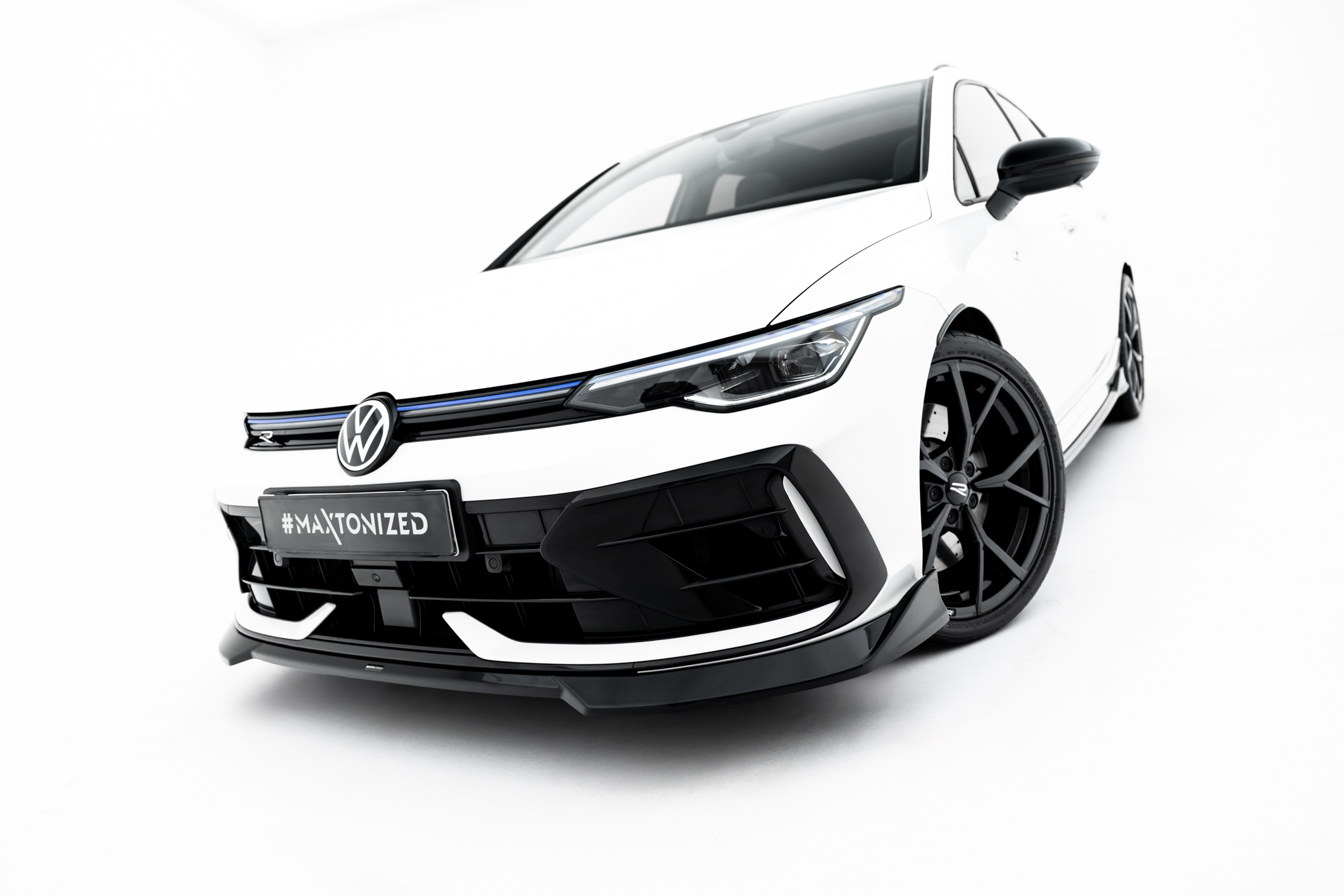 FRONTLÄPP V.4 TILL VOLKSWAGEN GOLF R VARIANT MK8 FACELIFT – MAXTON DESIGN - 2