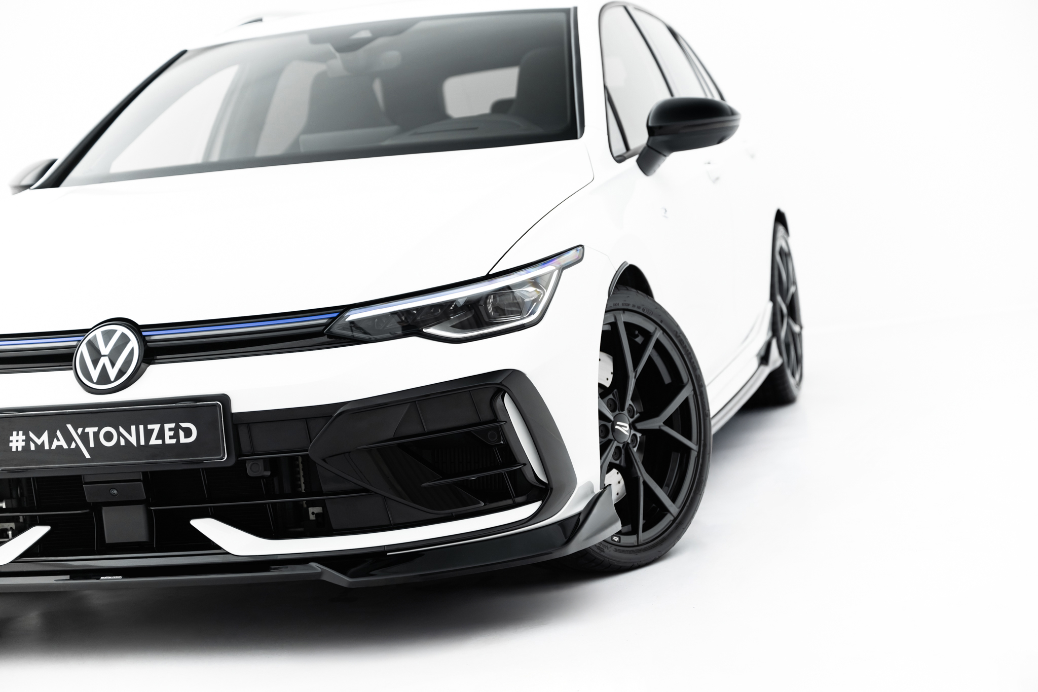 FRONTLÄPP V.4 TILL VOLKSWAGEN GOLF R VARIANT MK8 FACELIFT – MAXTON DESIGN - 3