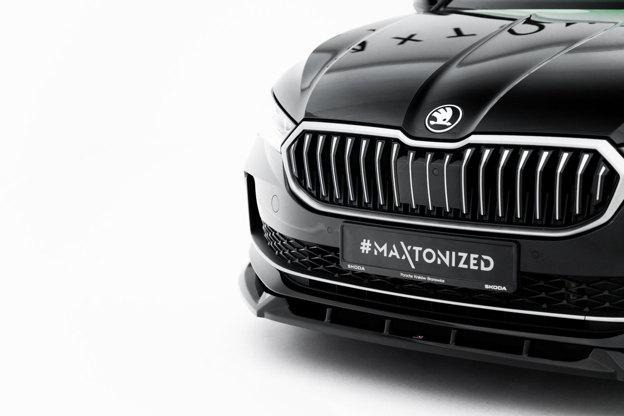 FRONT SPLITTER V.2 SUITABLE FOR SKODA SUPERB MK4 – MAXTON DESIGN