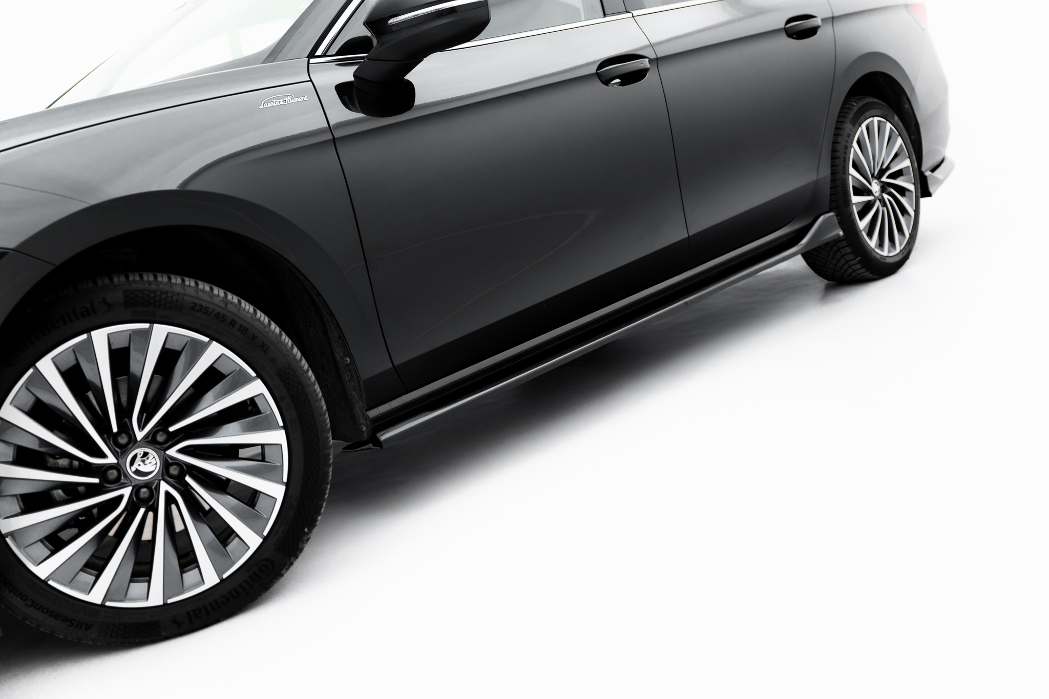SIDE SKIRTS DIFFUSERS V.2 SUITABLE FOR SKODA SUPERB MK4 – MAXTON DESIGN - 2