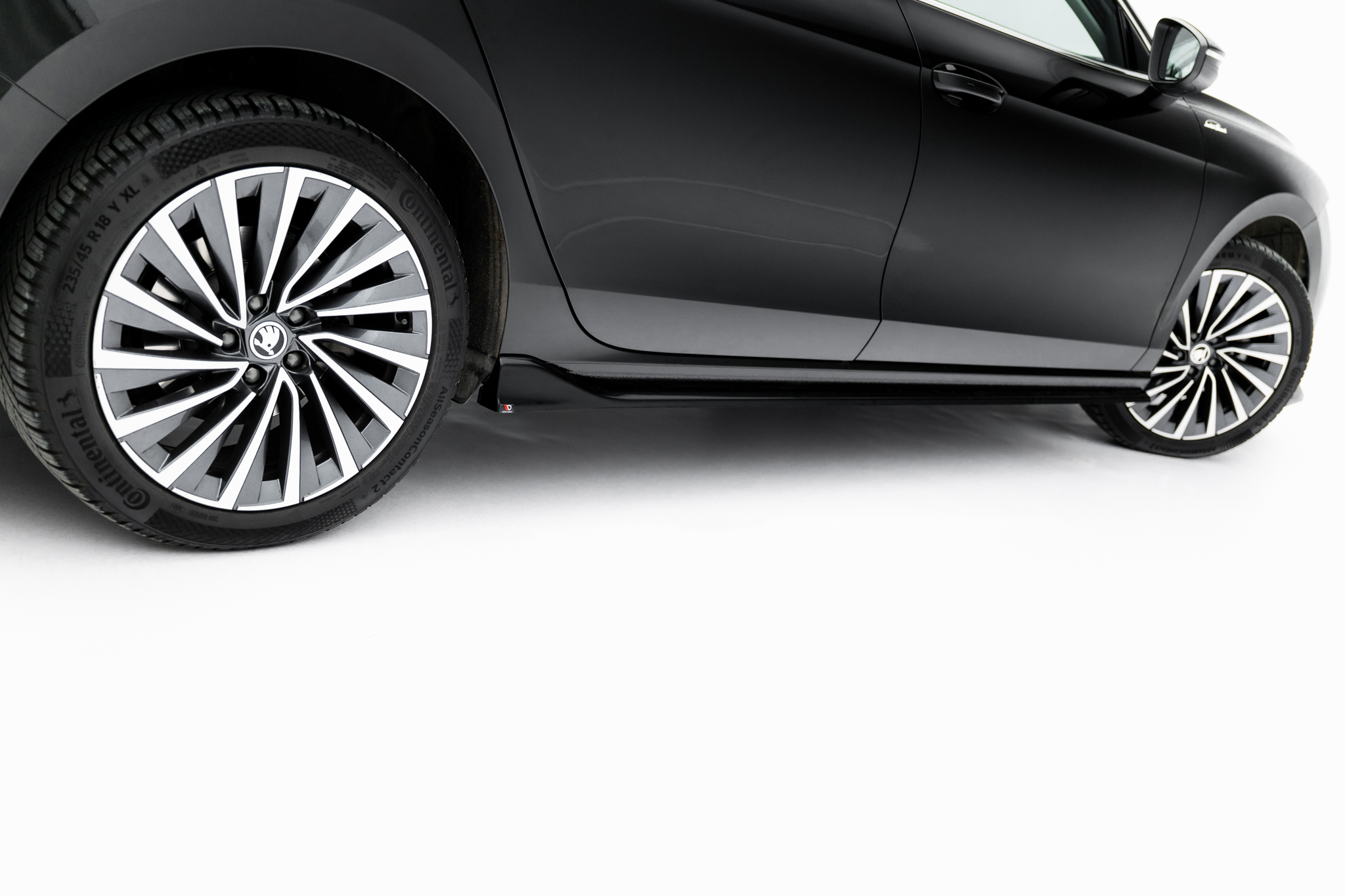 SIDE SKIRTS DIFFUSERS V.2 SUITABLE FOR SKODA SUPERB MK4 – MAXTON DESIGN