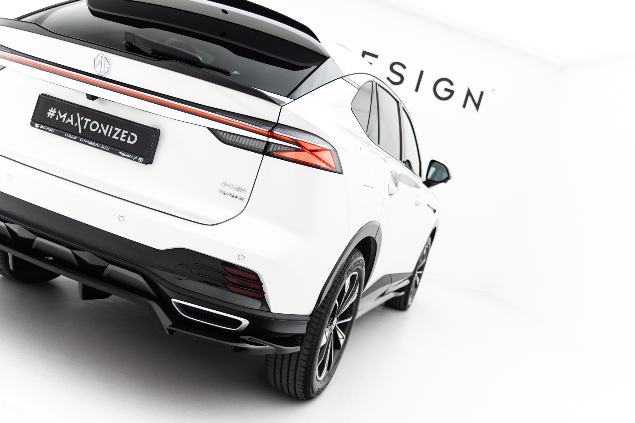 REAR SPLITTER (WITH VERTICAL BARS) SUITABLE FOR MG HS MK2 – MAXTON DESIGN - 6