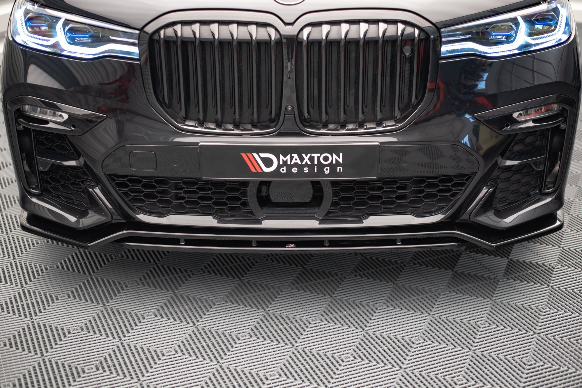 Front Splitter V.1 BMW X7 M-Pack G07 - 3