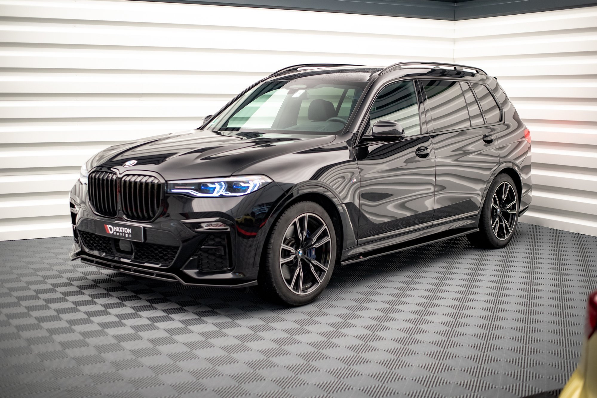 Side Skirts Diffusers BMW X7 M-Pack G07 - 2
