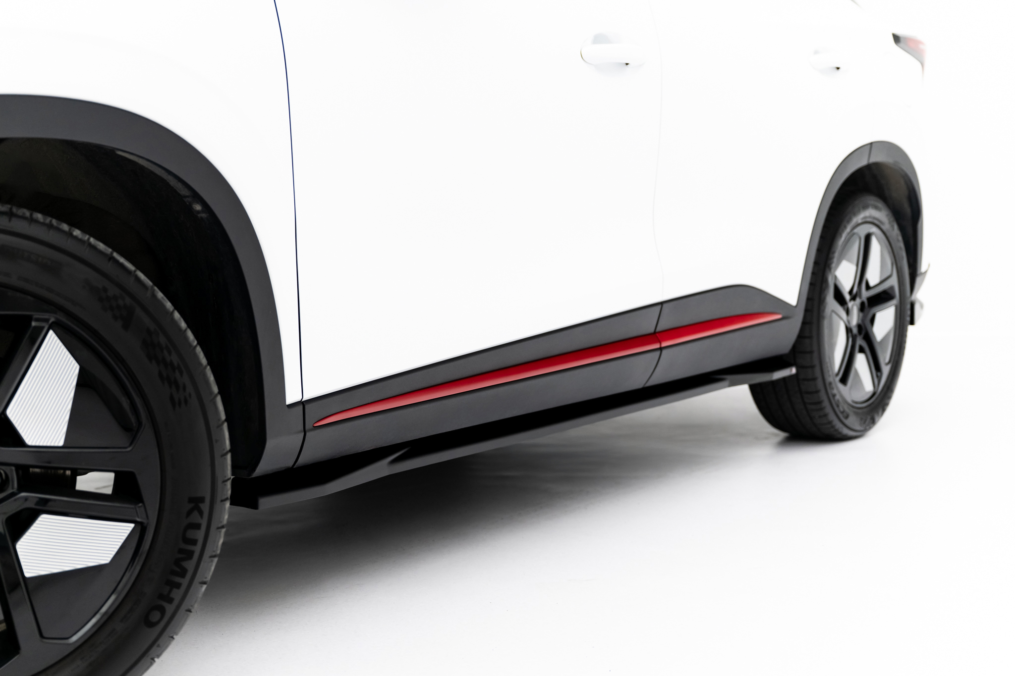 SIDE SKIRTS DIFFUSERS SUITABLE FOR OMODA 5 MK1 – MAXTON DESIGN - 3