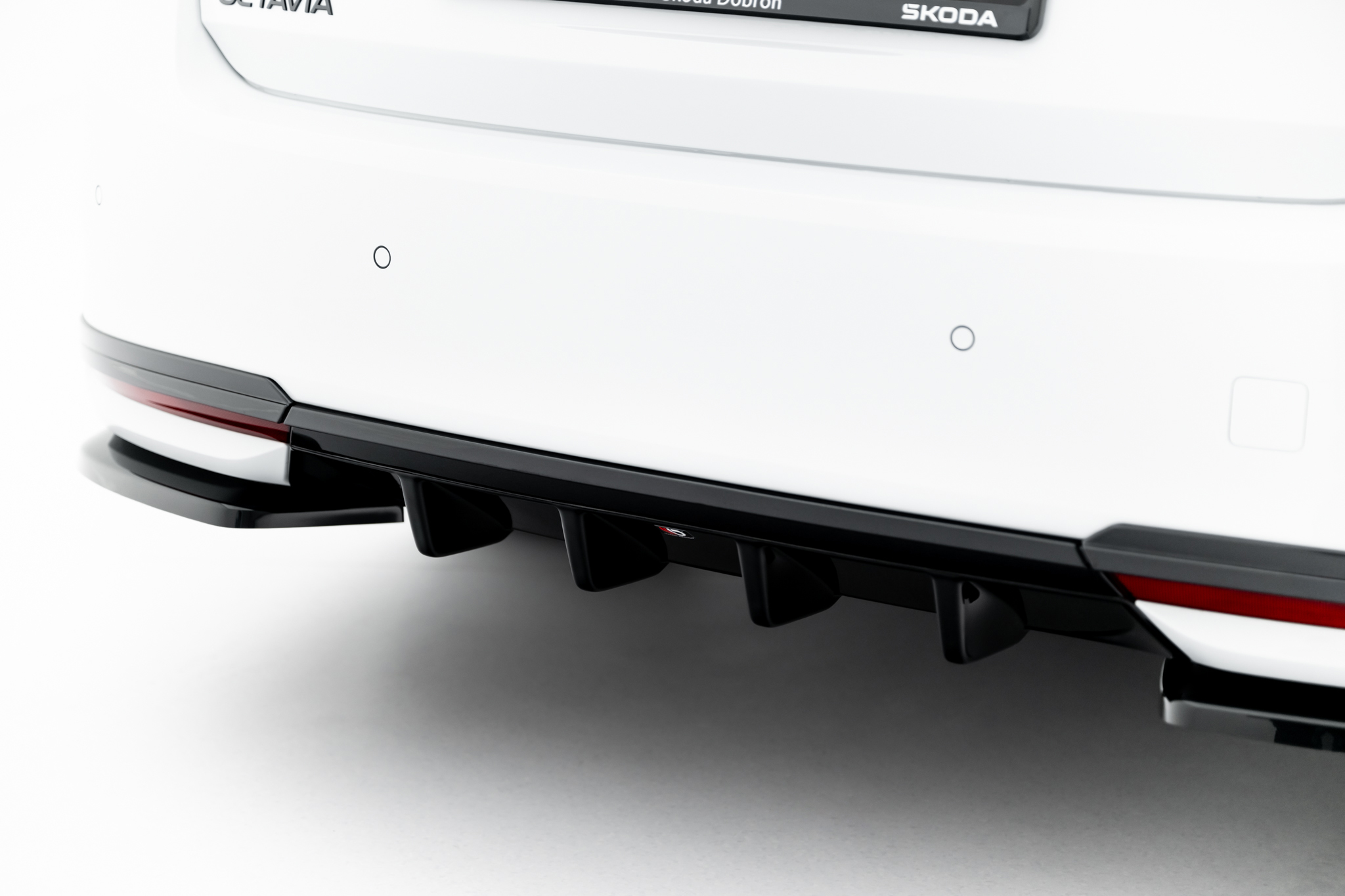 REAR VALANCE SUITABLE FOR SKODA OCTAVIA SPORTLINE LIFTBACK / COMBI MK4 FACELIFT – MAXTON DESIGN - 4