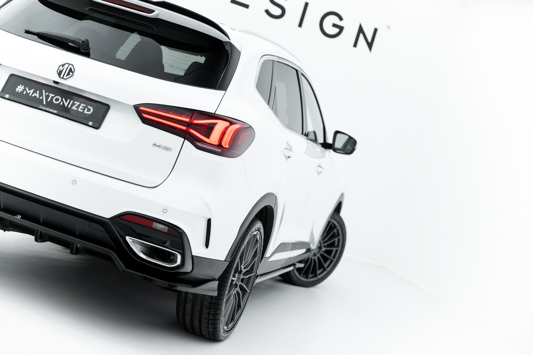 REAR SPLITTER (WITH VERTICAL BARS) SUITABLE FOR MG HS MK1 FACELIFT – MAXTON DESIGN - 5