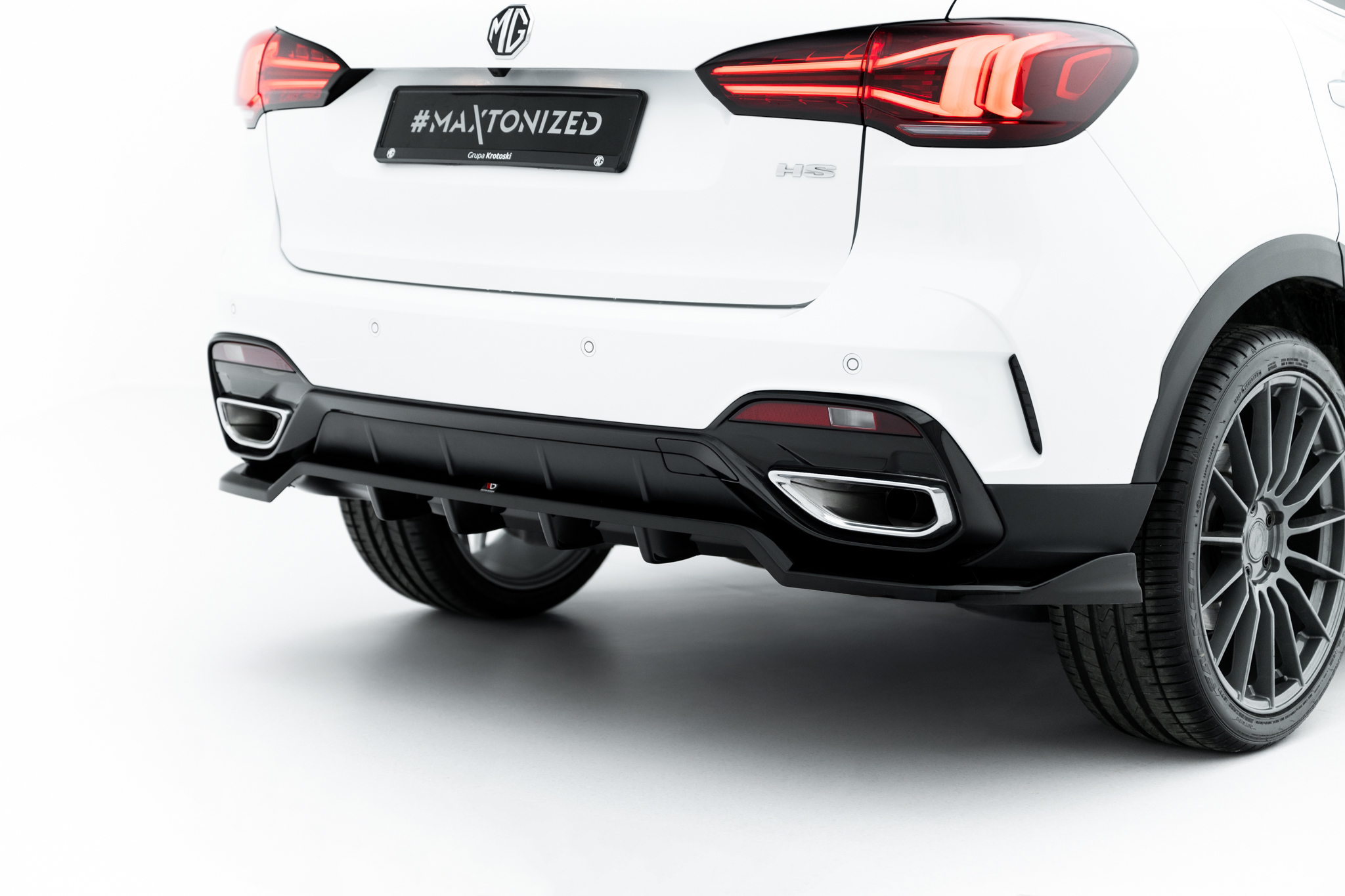 REAR SPLITTER (WITH VERTICAL BARS) SUITABLE FOR MG HS MK1 FACELIFT – MAXTON DESIGN - 4