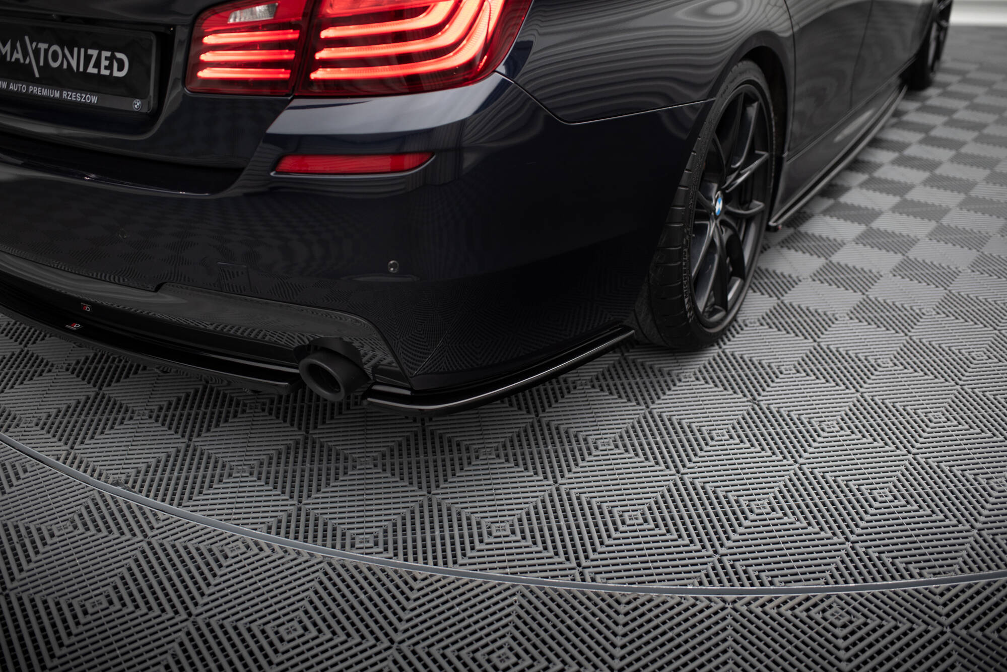 Rear Side Splitters Bmw 5 F11 M-pack (Fits TWO Single Exhaust Ends) - 3