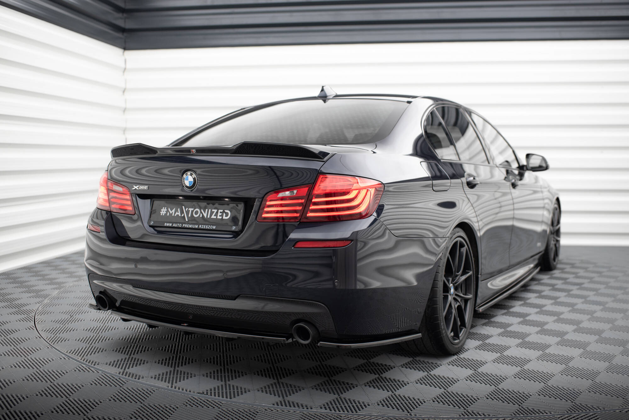 Rear Side Splitters Bmw 5 F11 M-pack (Fits TWO Single Exhaust Ends) - 2