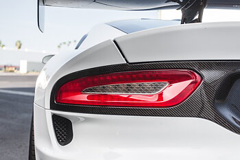 AGENCY POWER KOLFIBER BAKRE STÖTFÅNGARE BAKLAMPOR SURROUND TRIM SRT VIPER 2013+