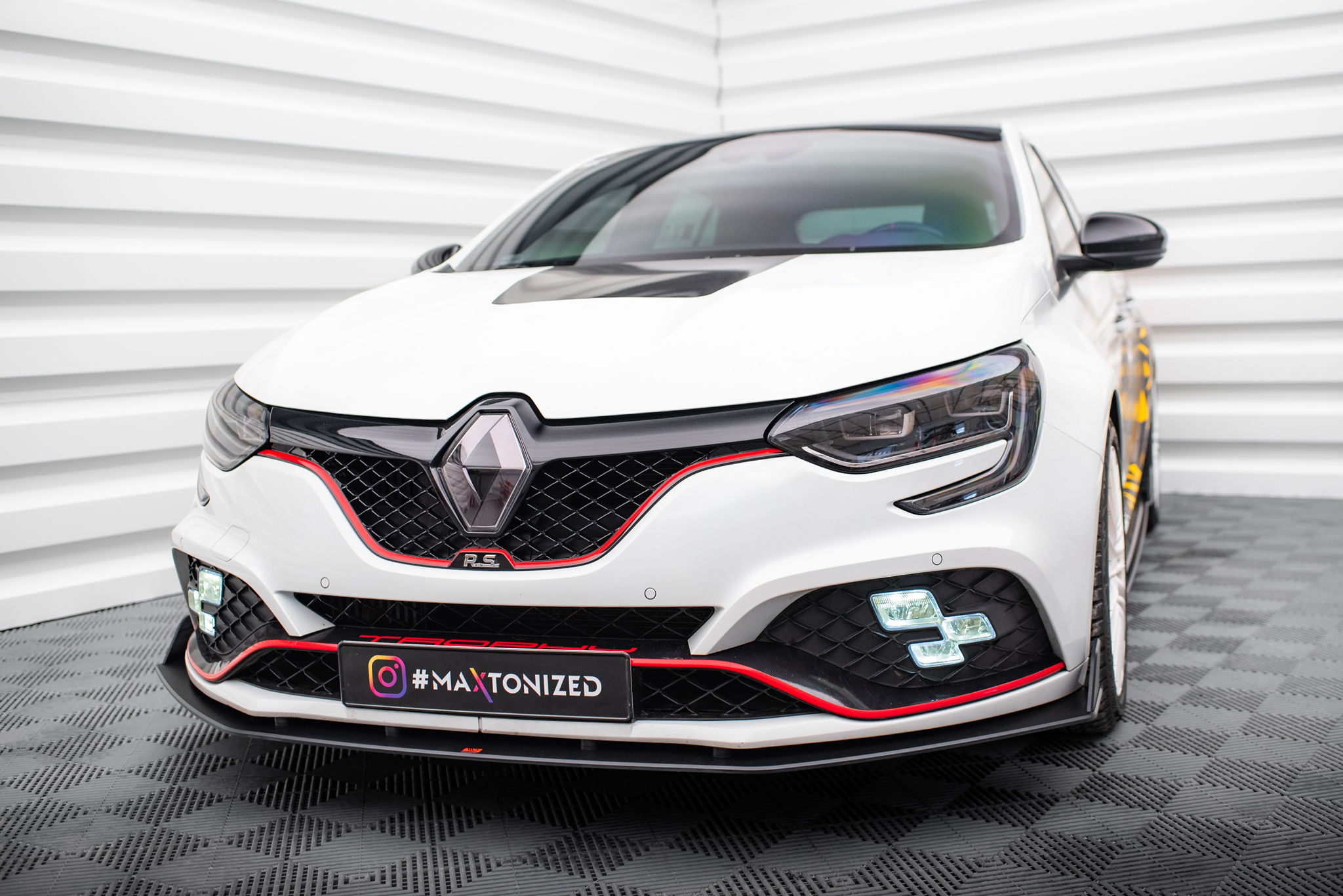 STREET PRO FRONT SPLITTER SUITABLE FOR RENAULT MEGANE RS MK4 – MAXTON DESIGN