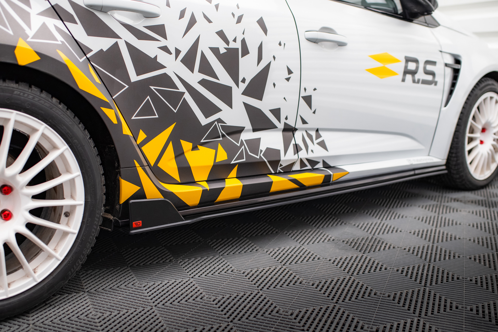 STREET PRO SIDE SKIRTS DIFFUSERS SUITABLE FOR RENAULT MEGANE RS MK4 – MAXTON DESIGN - 3