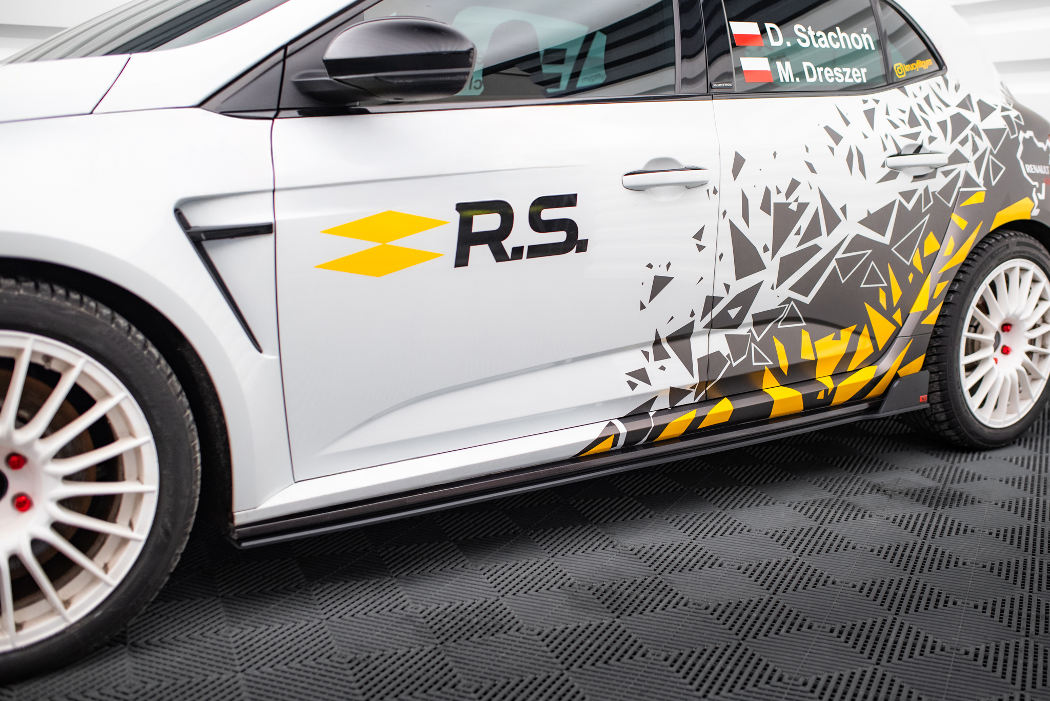STREET PRO SIDE SKIRTS DIFFUSERS SUITABLE FOR RENAULT MEGANE RS MK4 – MAXTON DESIGN - 5