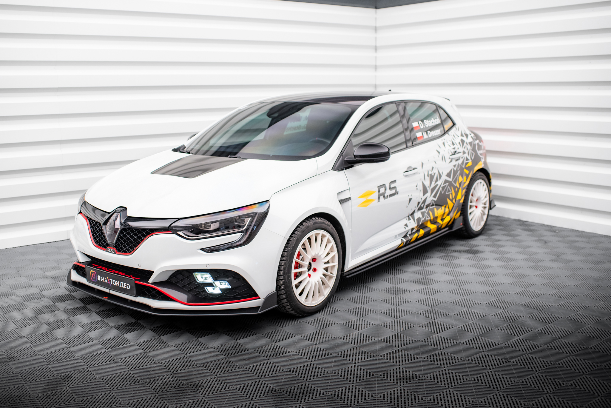 STREET PRO SIDE SKIRTS DIFFUSERS SUITABLE FOR RENAULT MEGANE RS MK4 – MAXTON DESIGN - 4
