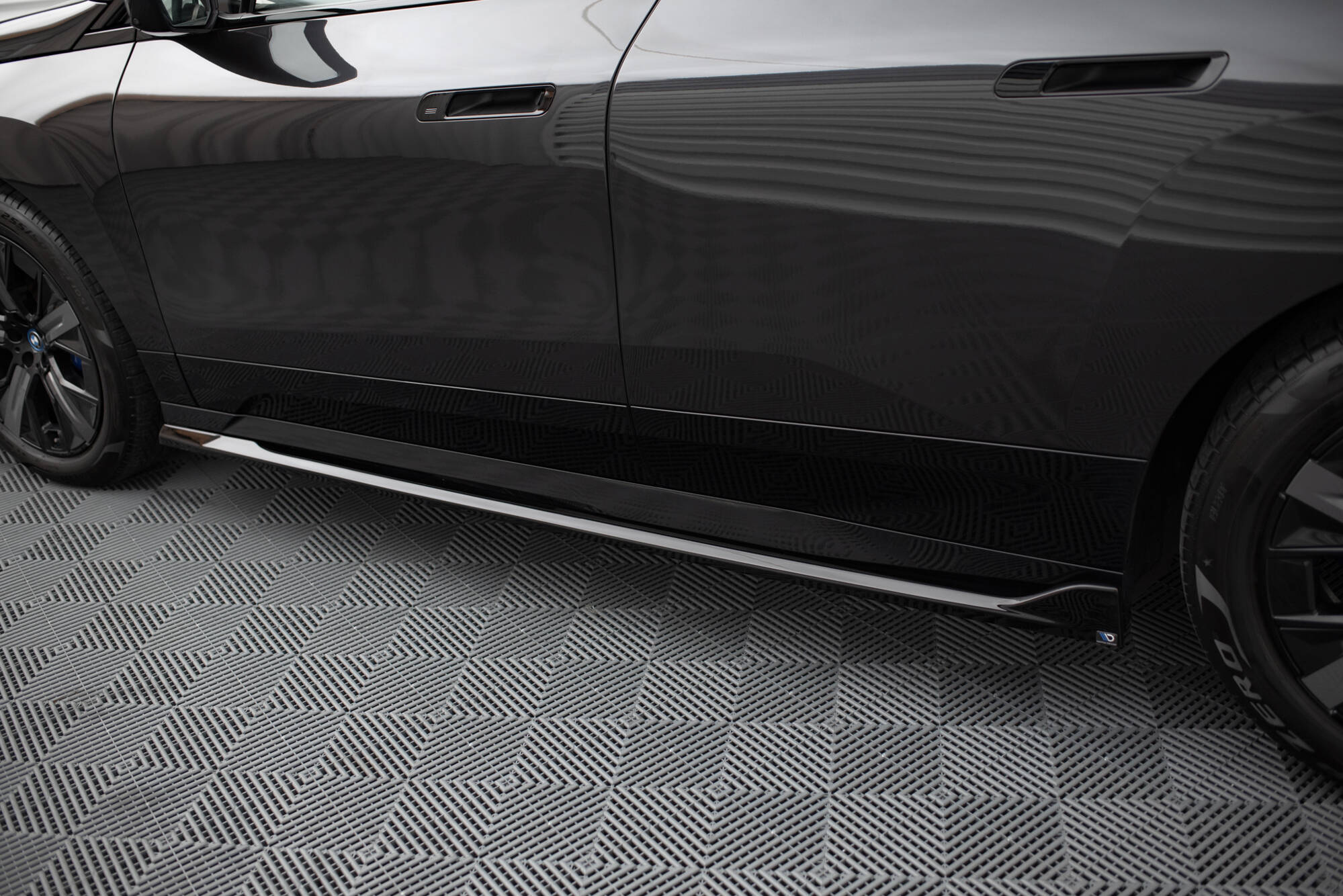 Side Skirts Diffusers BMW iX M-Pack i20 - 4