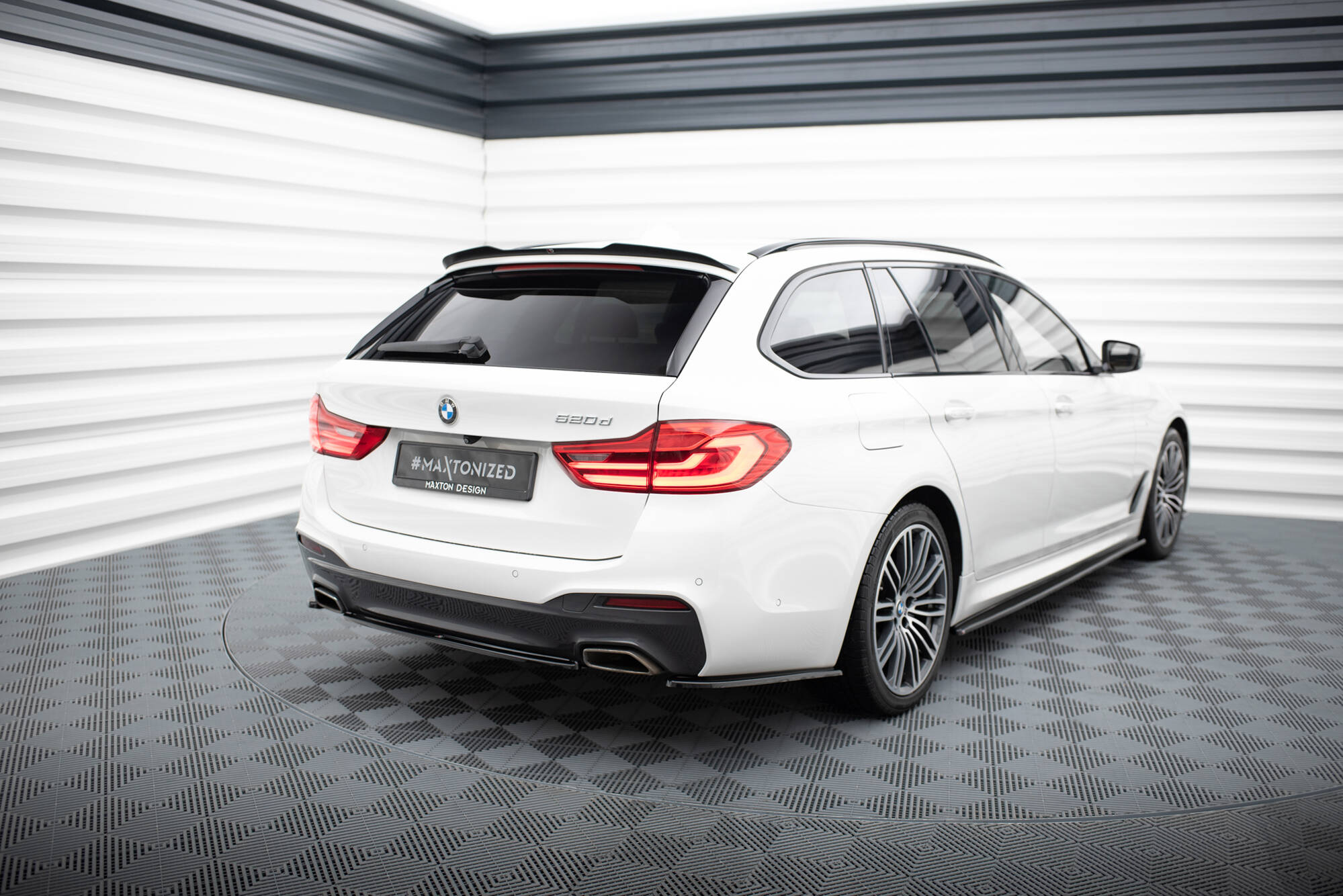 Central Rear Splitter BMW 5 G30 / G31 M-Sport - 2
