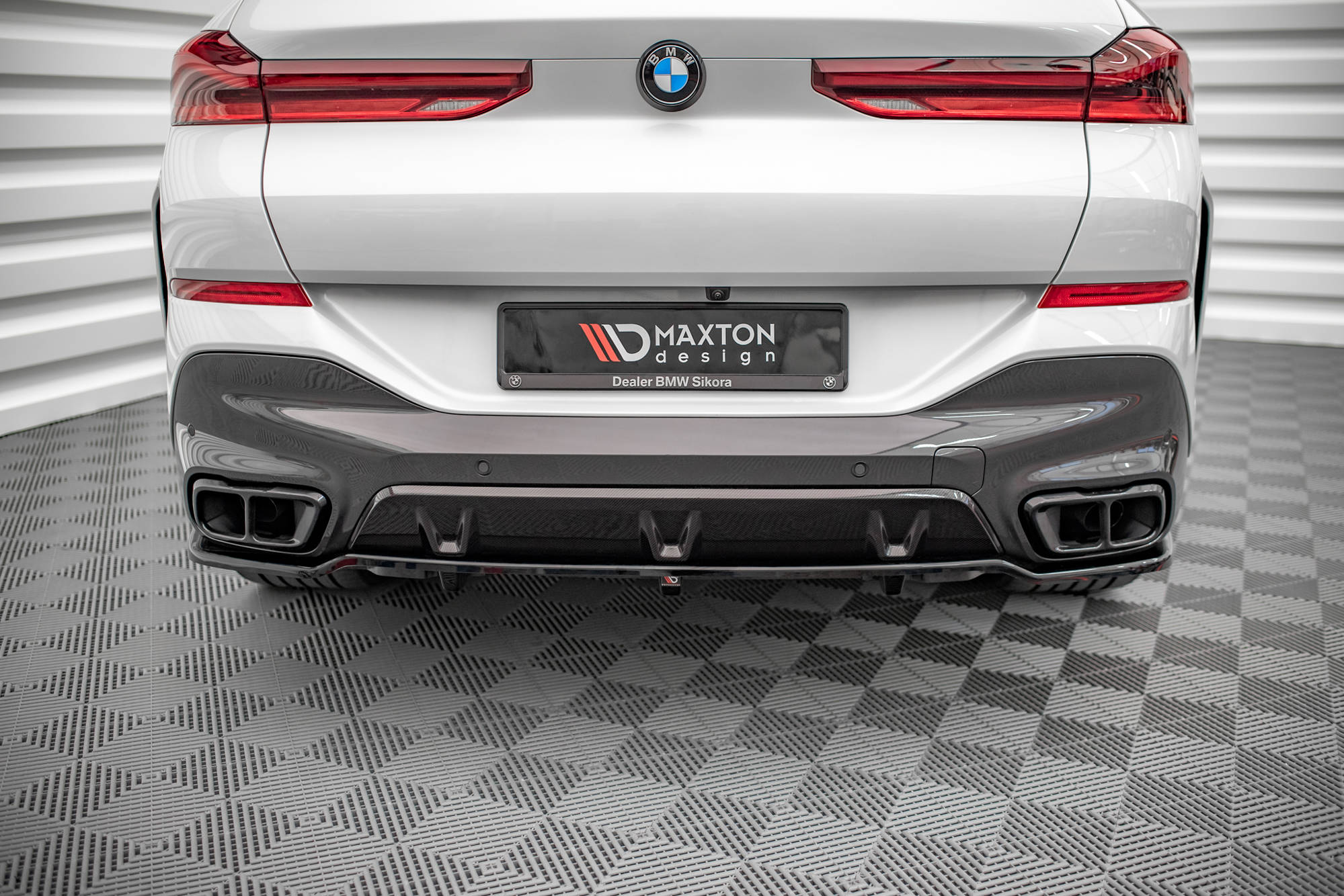 Central Rear Splitter (Vertical Bars) V.1 BMW X6 M-Pack G06 - 2
