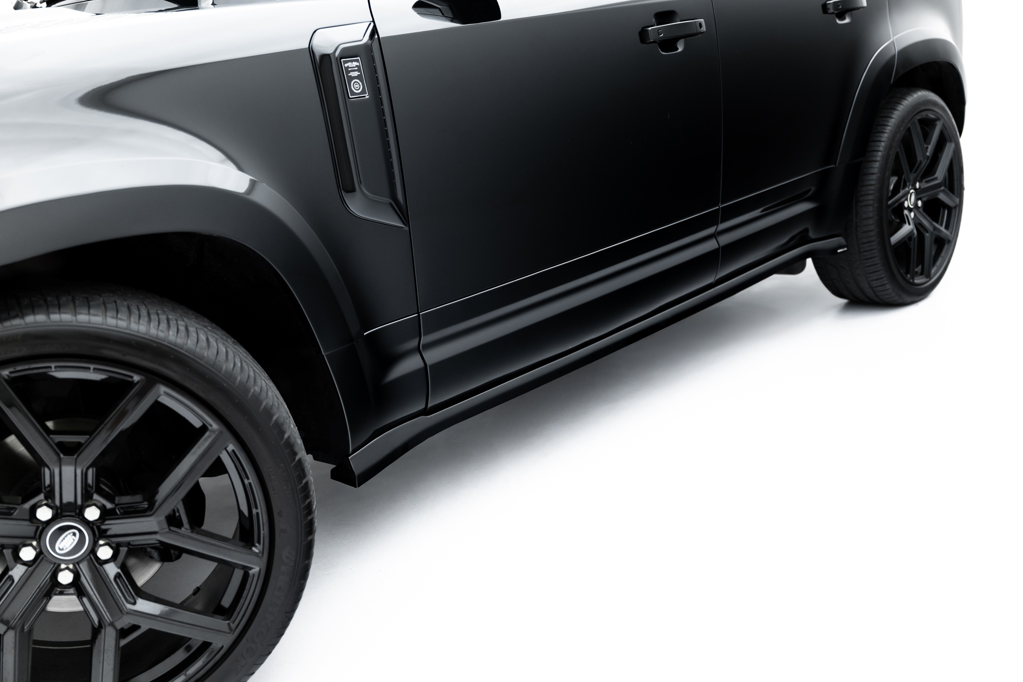 SIDE SKIRTS DIFFUSERS SUITABLE FOR LAND ROVER DEFENDER 110 MK4 – MAXTON DESIGN - 3