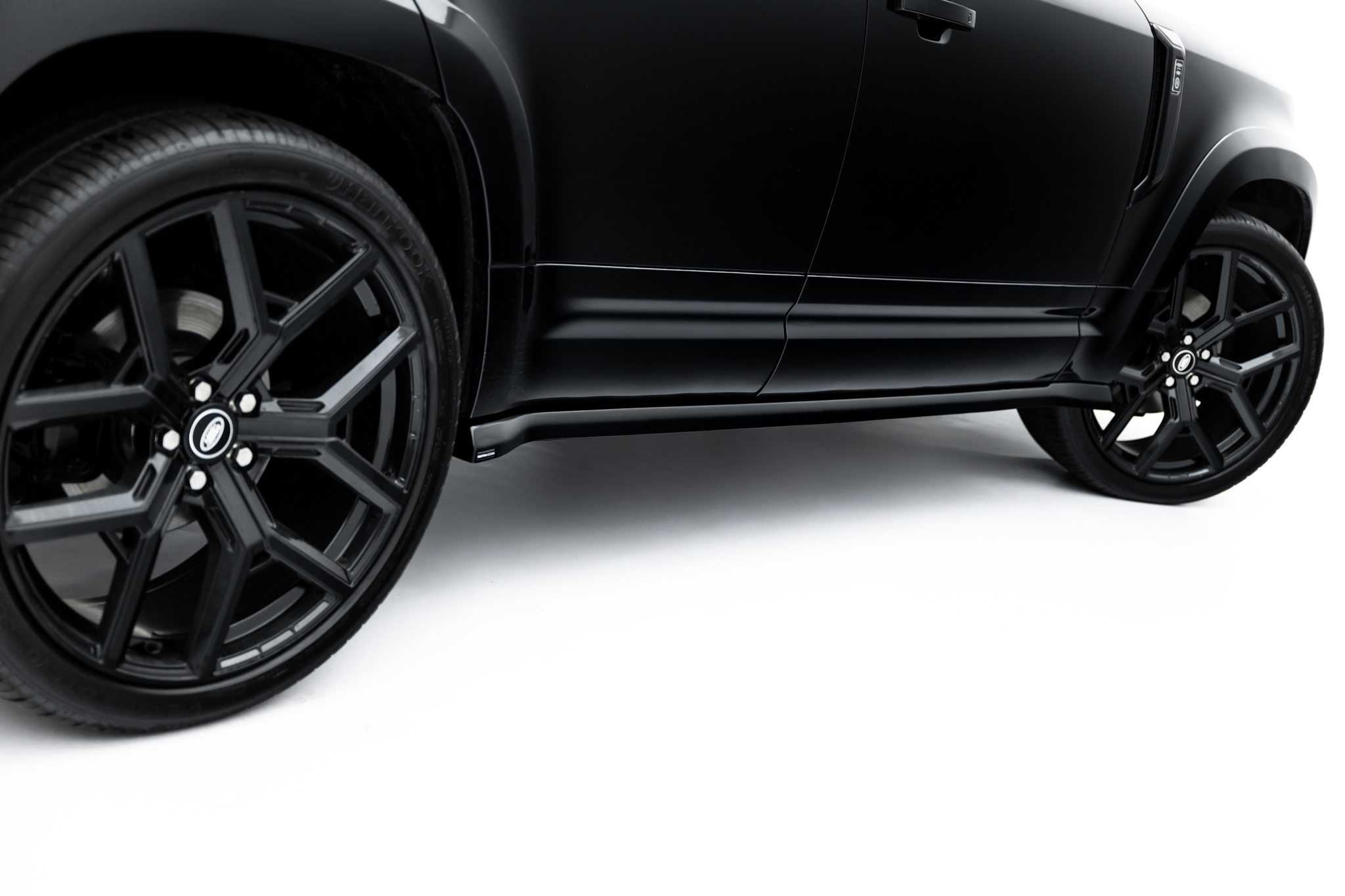 SIDE SKIRTS DIFFUSERS SUITABLE FOR LAND ROVER DEFENDER 110 MK4 – MAXTON DESIGN - 4
