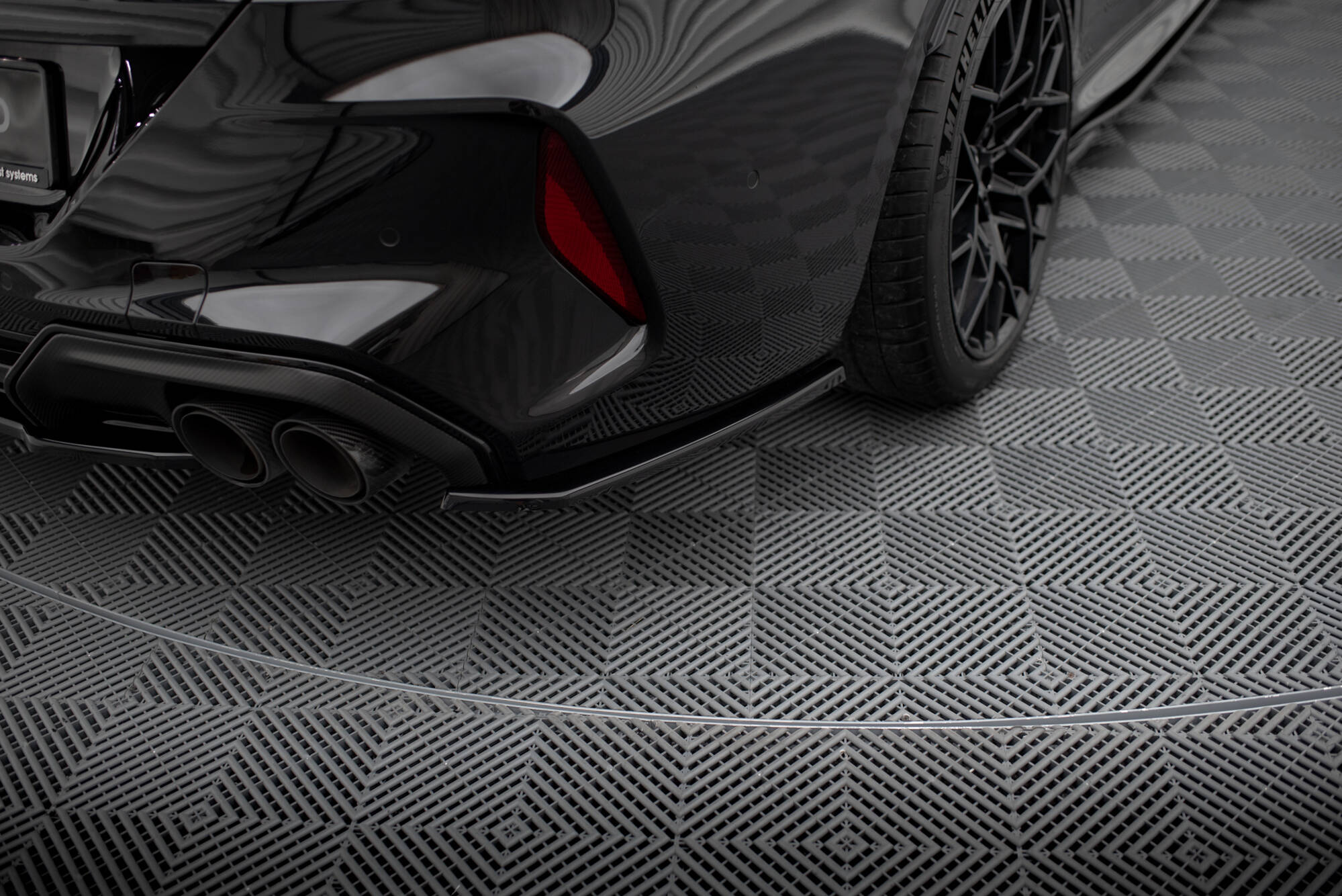 Rear Side Splitters V.2 BMW M8 Gran Coupe F93 - 4