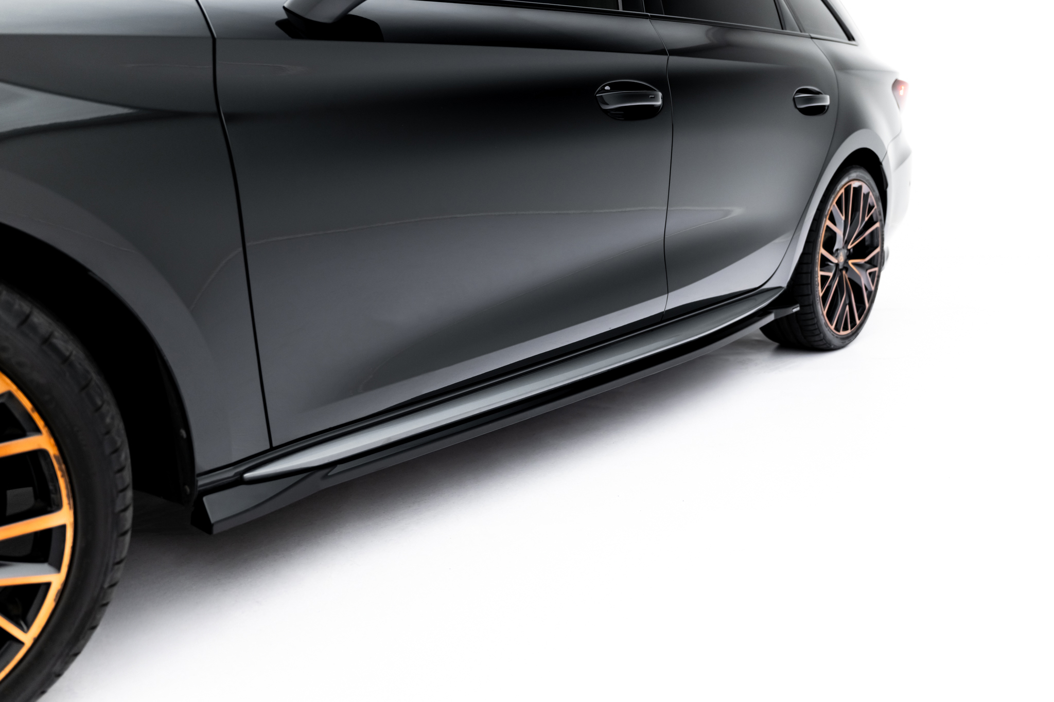 SIDE SKIRTS DIFFUSERS V.2 SUITABLE FOR CUPRA LEON ST / HATCHBACK AERO MK1 / MK1 FACELIFT – MAXTON DESIGN - 4