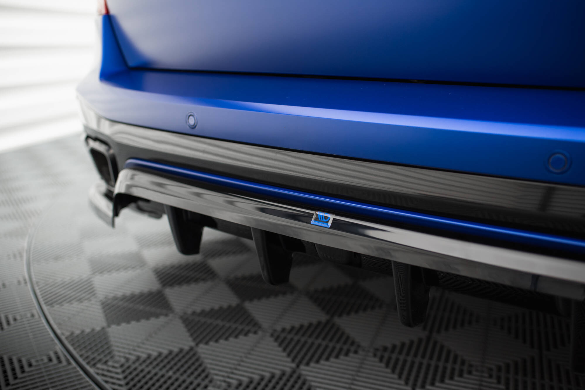 Central Rear Splitter (Vertical Bars) V.2 BMW X5 M-Pack G05 Facelift - 5