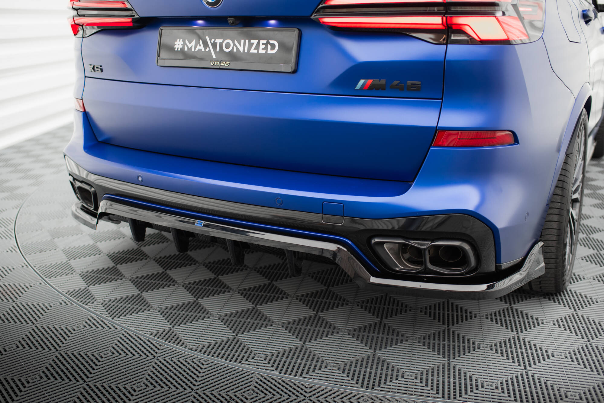 Central Rear Splitter (Vertical Bars) V.2 BMW X5 M-Pack G05 Facelift - 4