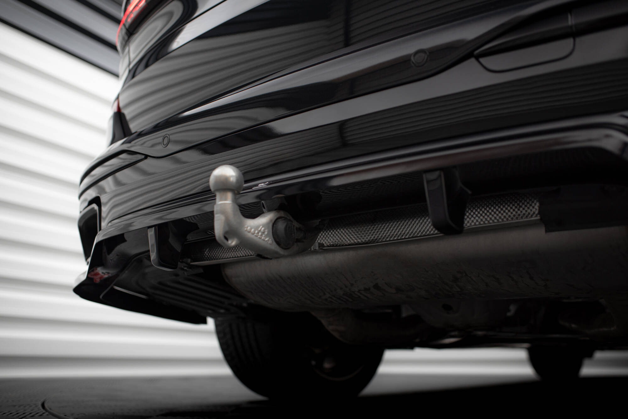 Central Rear Splitter (Vertical Bars) BMW X7 M-Pack G07 Facelift - 5