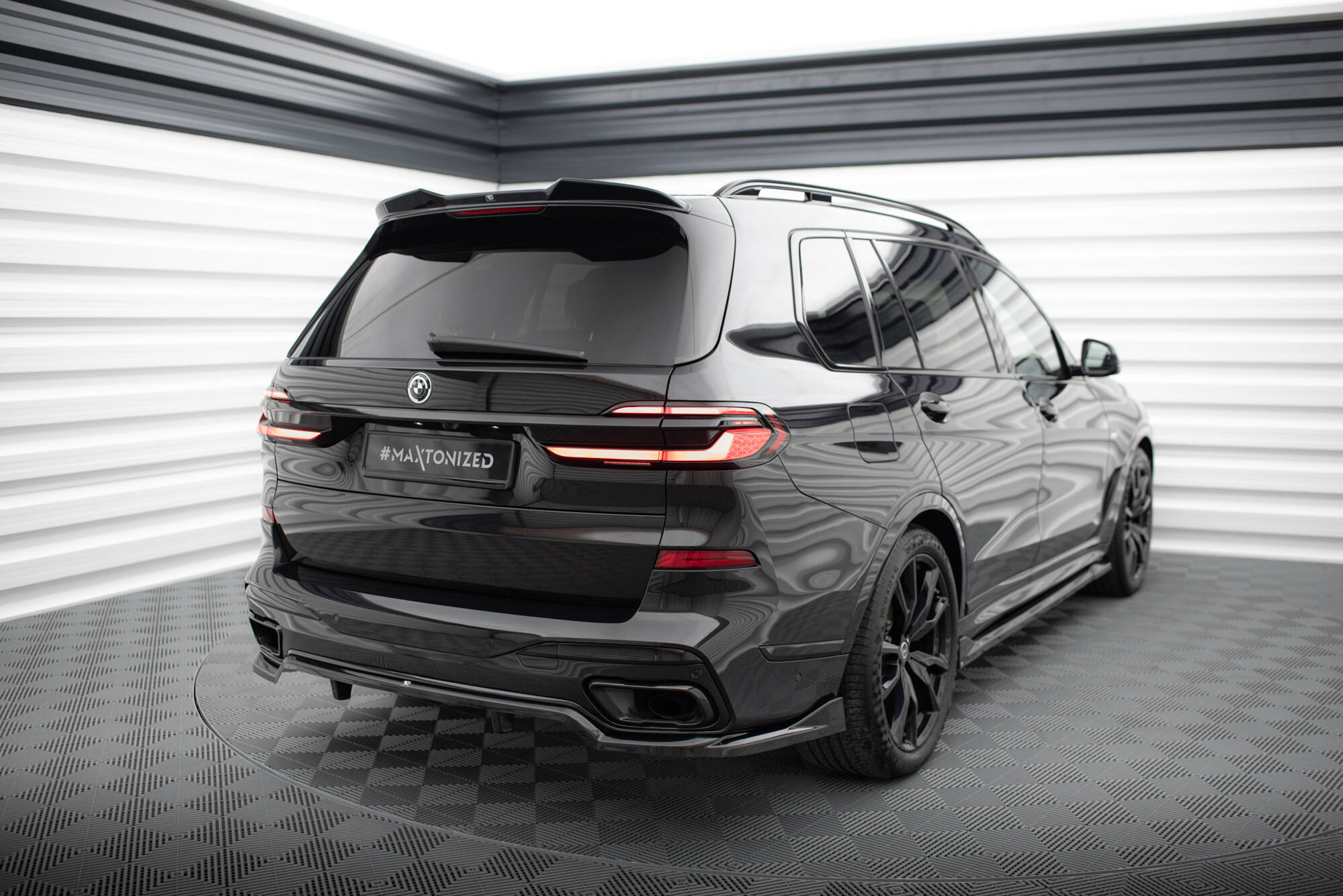 Spoiler CAP 3D BMW X7 M-Pack G07 - 4