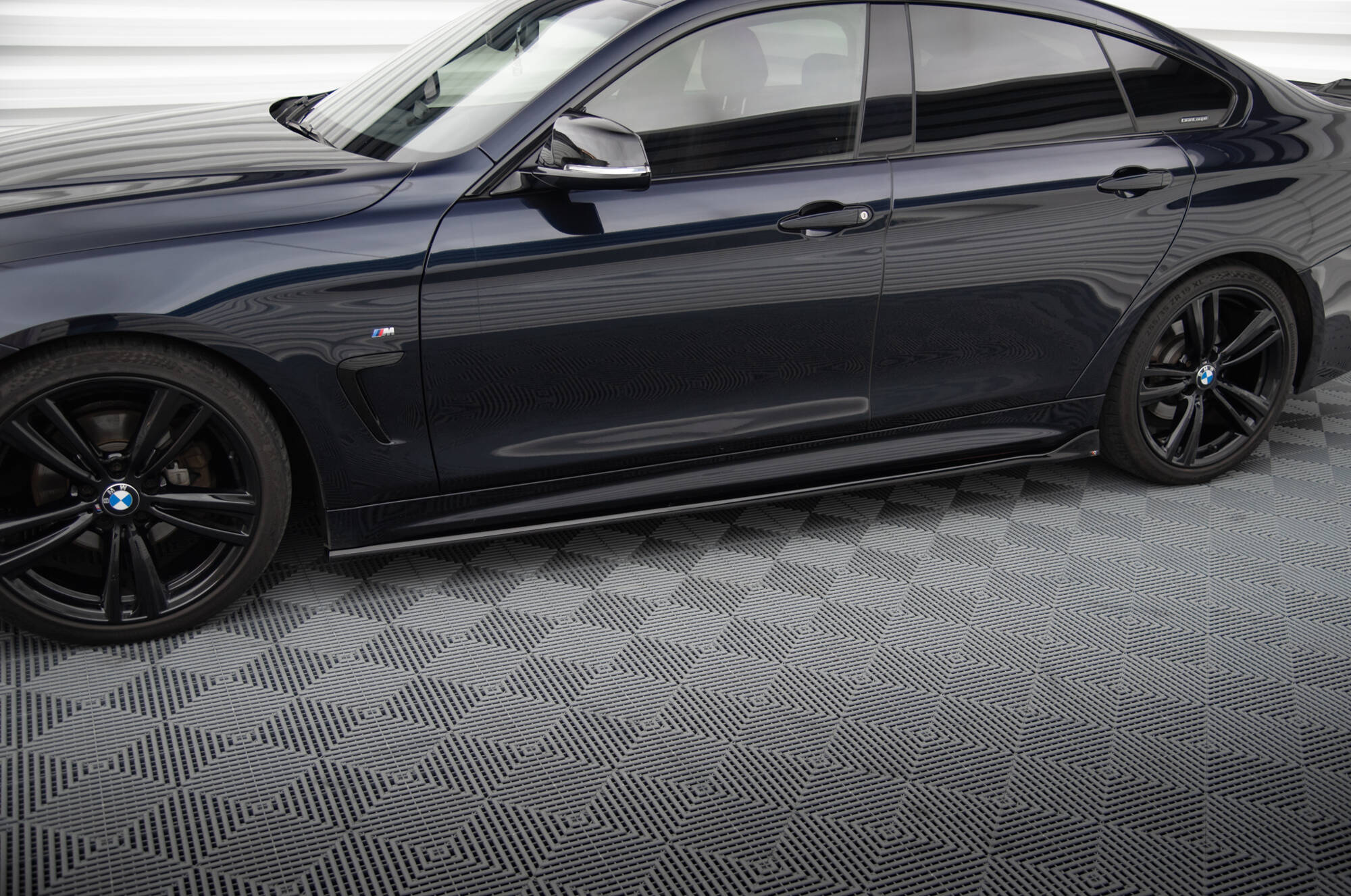 Side Skirts Diffusers V.3 BMW 4 Coupe / Gran Coupe / Cabrio M-Pack F32 / F36 / F33 - 3