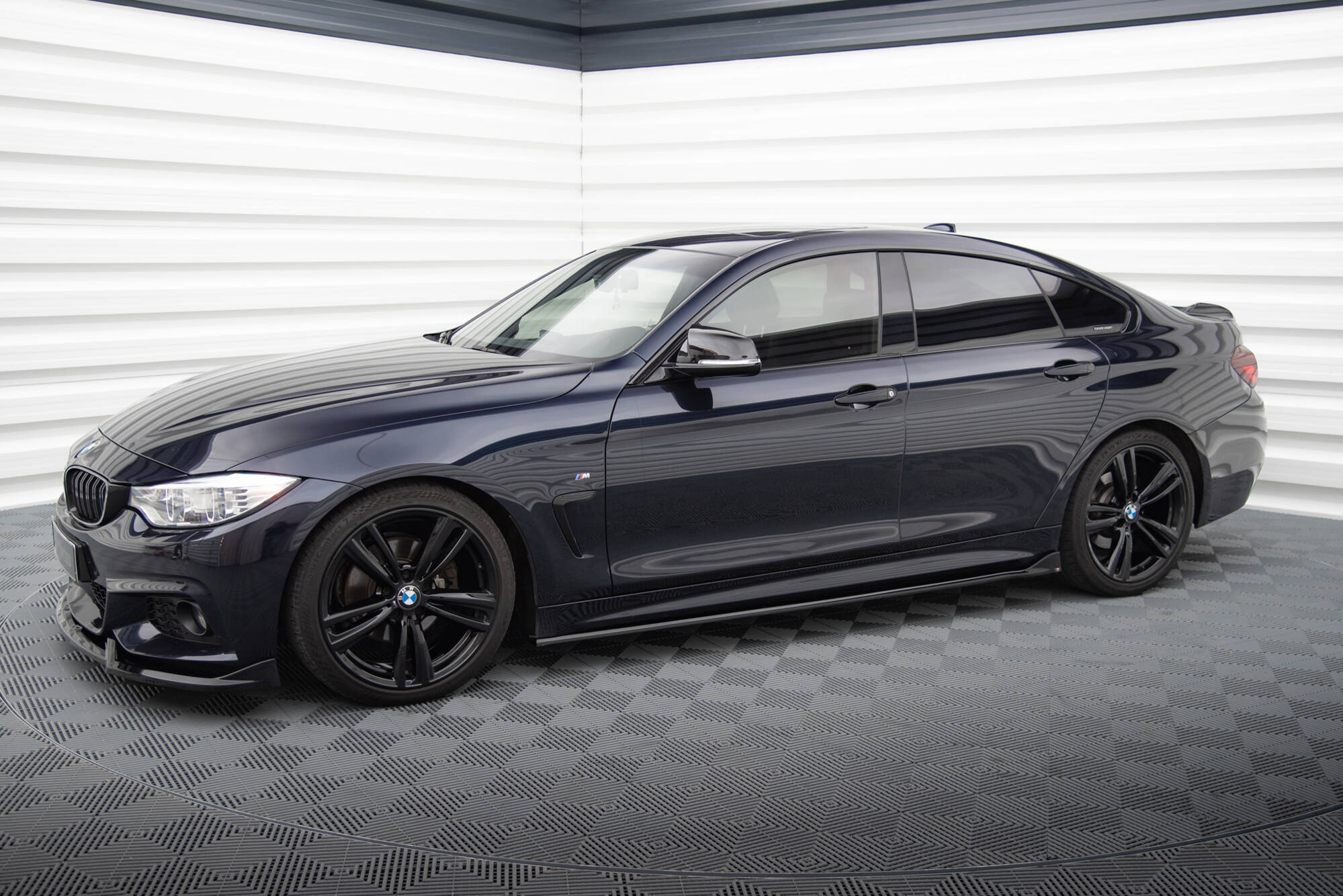 Side Skirts Diffusers V.3 BMW 4 Coupe / Gran Coupe / Cabrio M-Pack F32 / F36 / F33 - 4