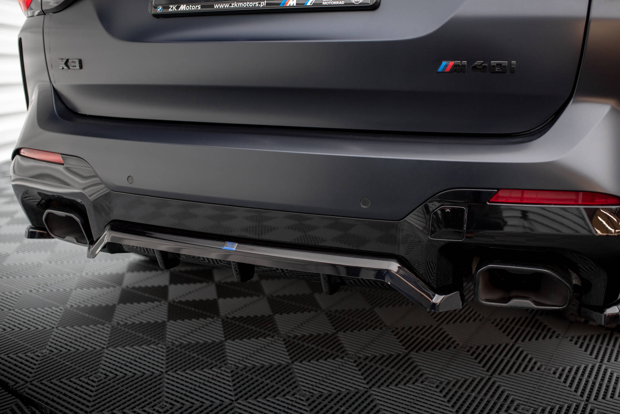 Central Rear Splitter (Vertical Bars) BMW X3 M-Pack G01 Facelift - 4