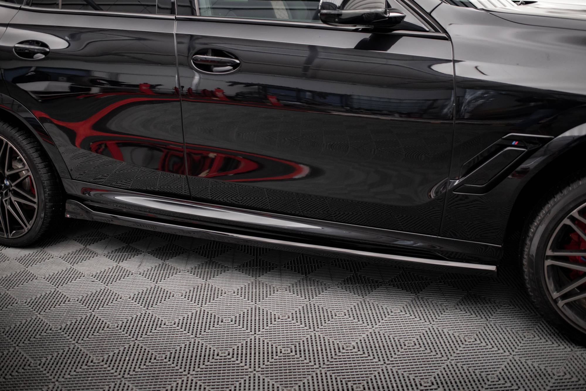 Side Skirts Diffusers BMW X6 M F96 / X6 M-Pack G06 - 2
