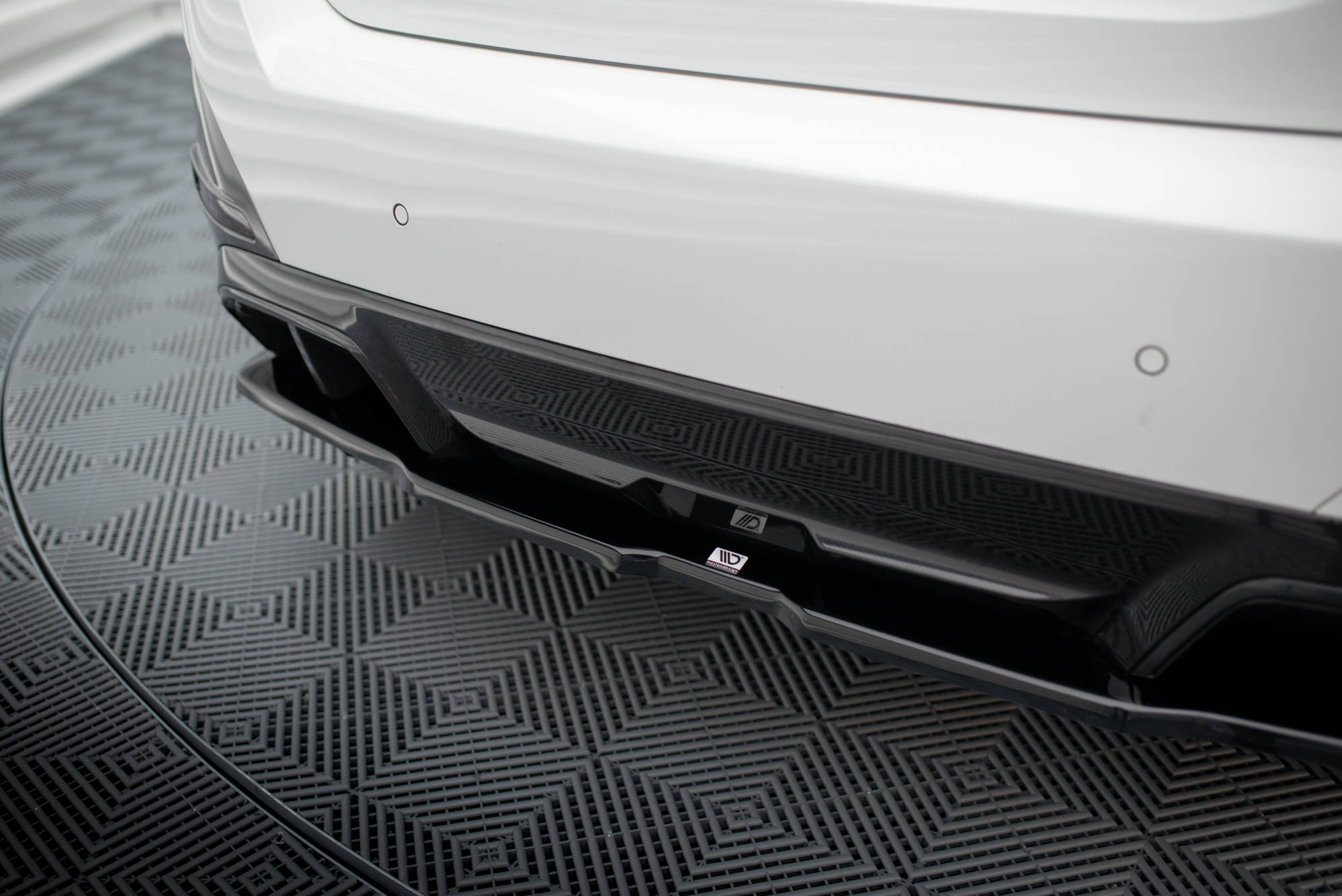 Central Rear Splitter (Vertical Bars) V.2 BMW i4 M-Pack G26 - 3