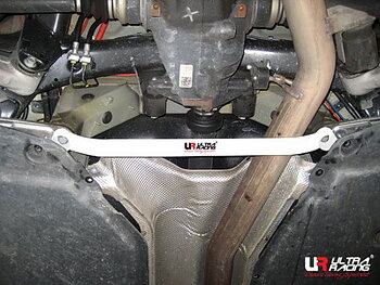 BMW E70 X5 3.0 06+ ULTRARACING 2-POINT REAR LOWER TIEBAR