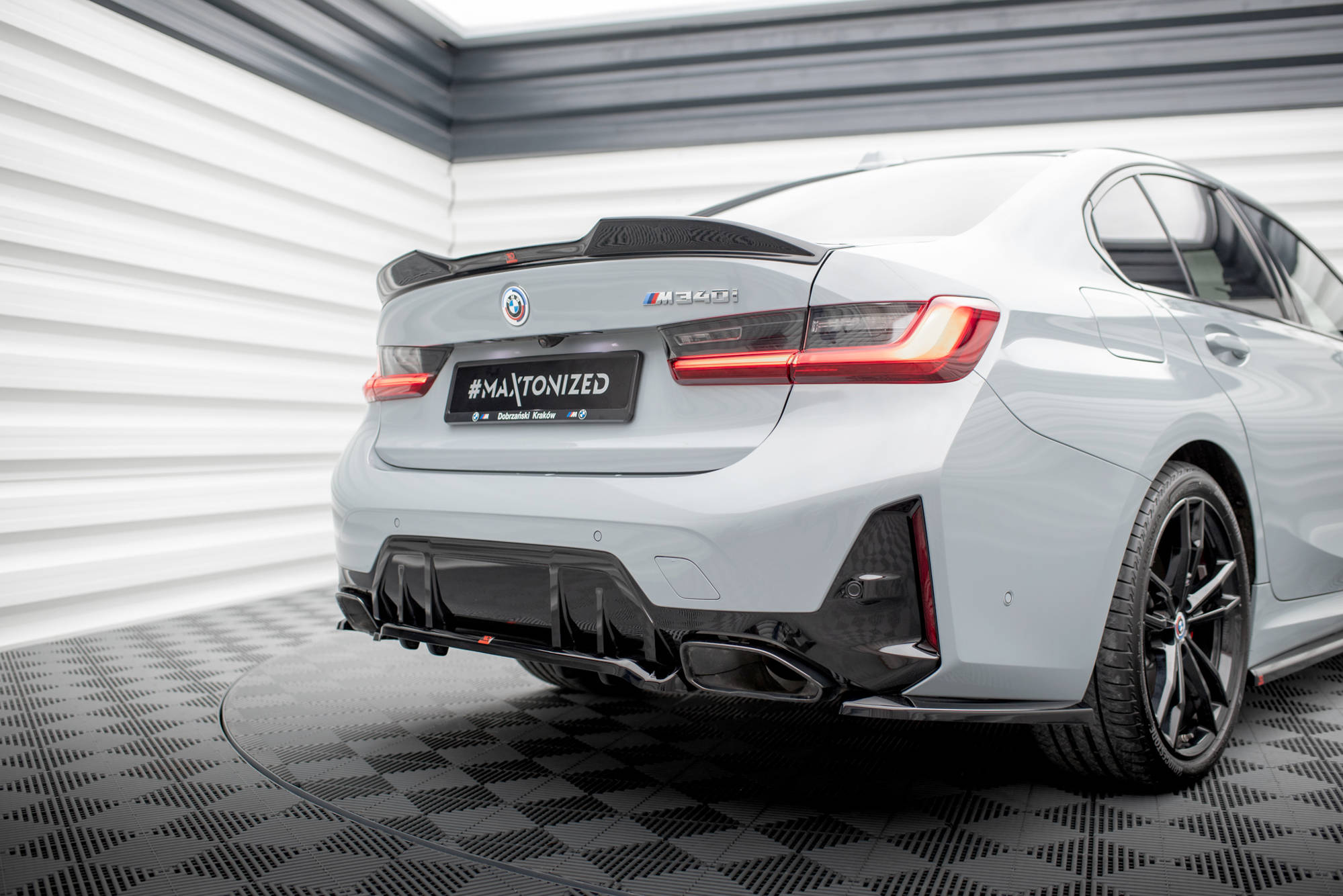 Central Rear Splitter (Vertical Bars) V.1 BMW M340i G20 / G21 Facelift - 5