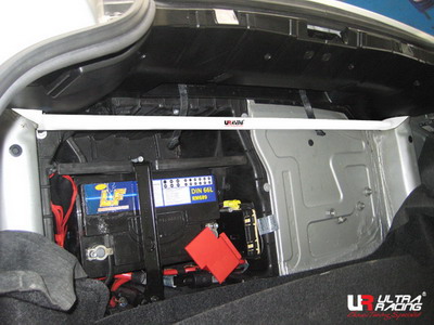 BMW E85 Z4 2.5 02+ ULTRARACING 2-POINT REAR UPPER STRUTBAR