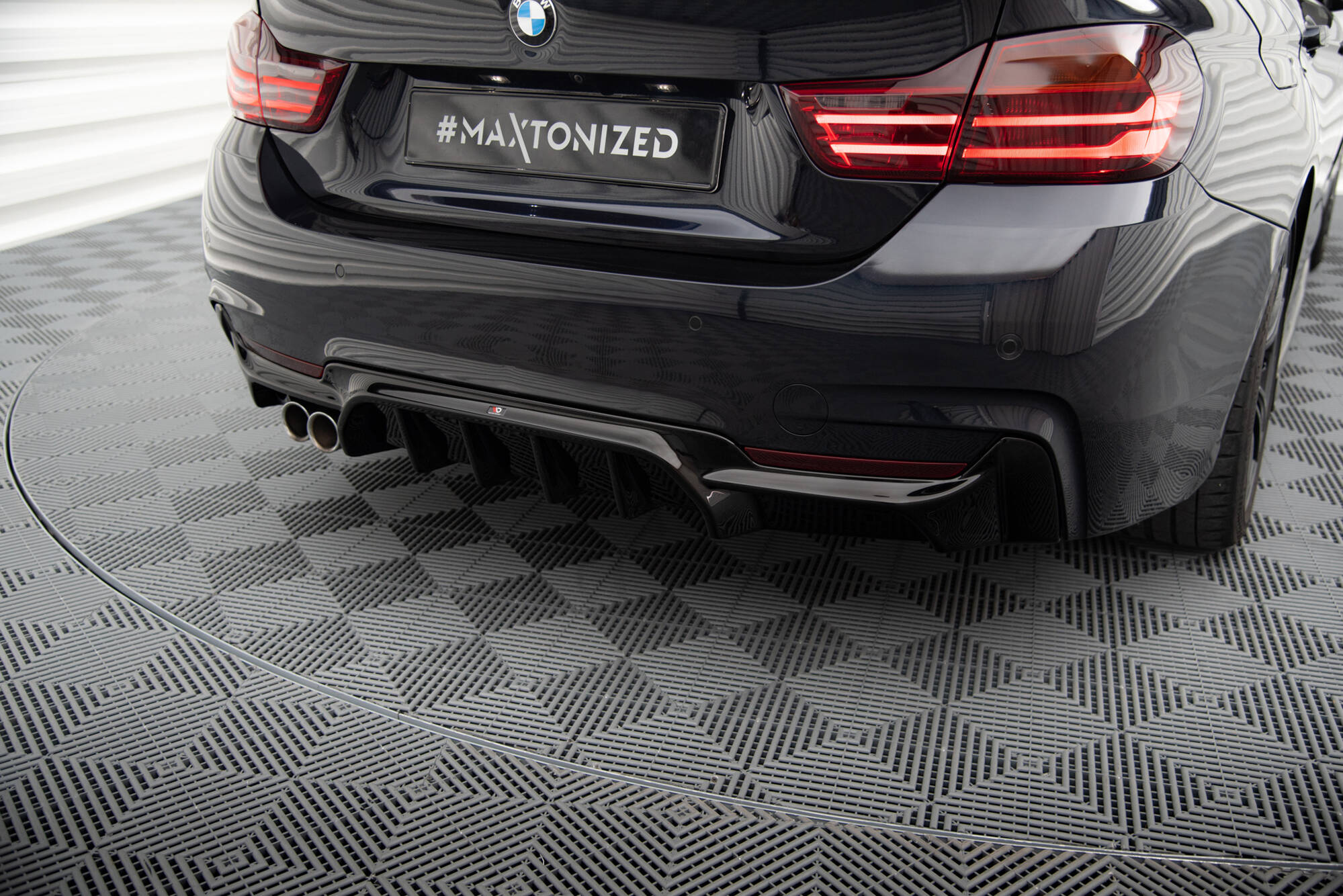 Rear Valance BMW 4 Coupe / Gran Coupe / Cabrio M-Pack F32 / F36 / F33 (Version with exhaust on one side) - 2