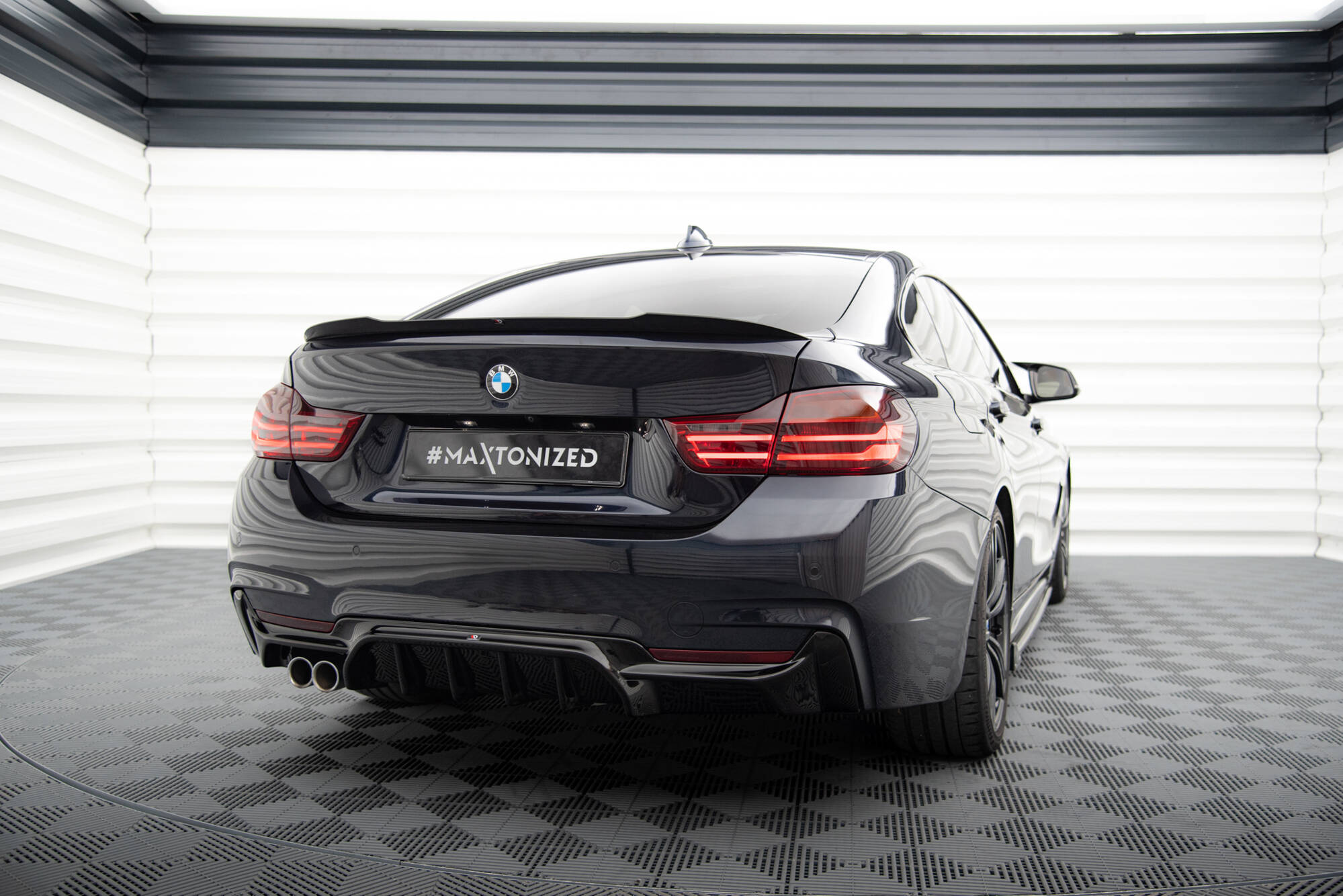 Rear Valance BMW 4 Coupe / Gran Coupe / Cabrio M-Pack F32 / F36 / F33 (Version with exhaust on one side) - 4