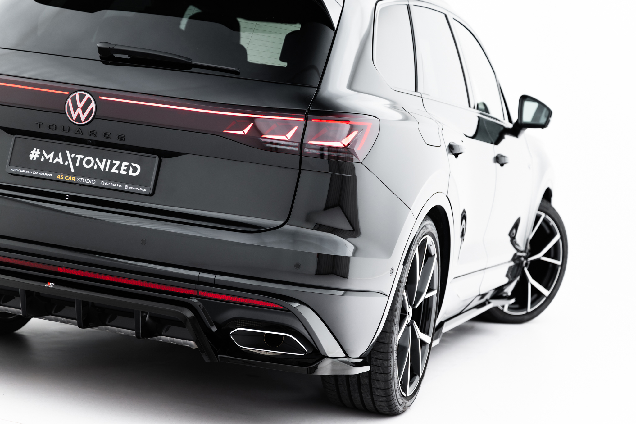 REAR SPLITTER (WITH VERTICAL BARS) SUITABLE FOR VOLKSWAGEN TOUAREG R-LINE MK3 FACELIFT – MAXTON DESIGN