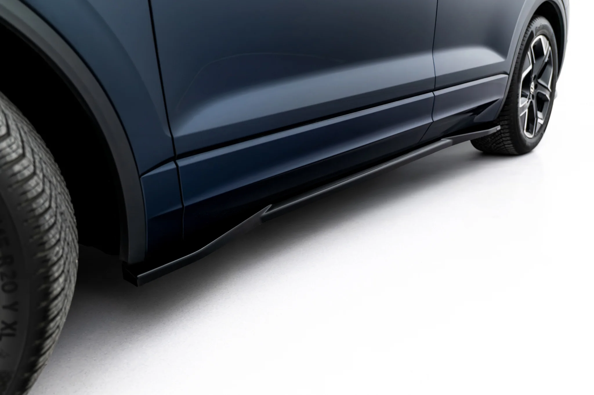 SIDE SKIRTS DIFFUSERS SUITABLE FOR VOLKSWAGEN TOUAREG ELEGANCE MK3 FACELIFT – MAXTON DESIGN