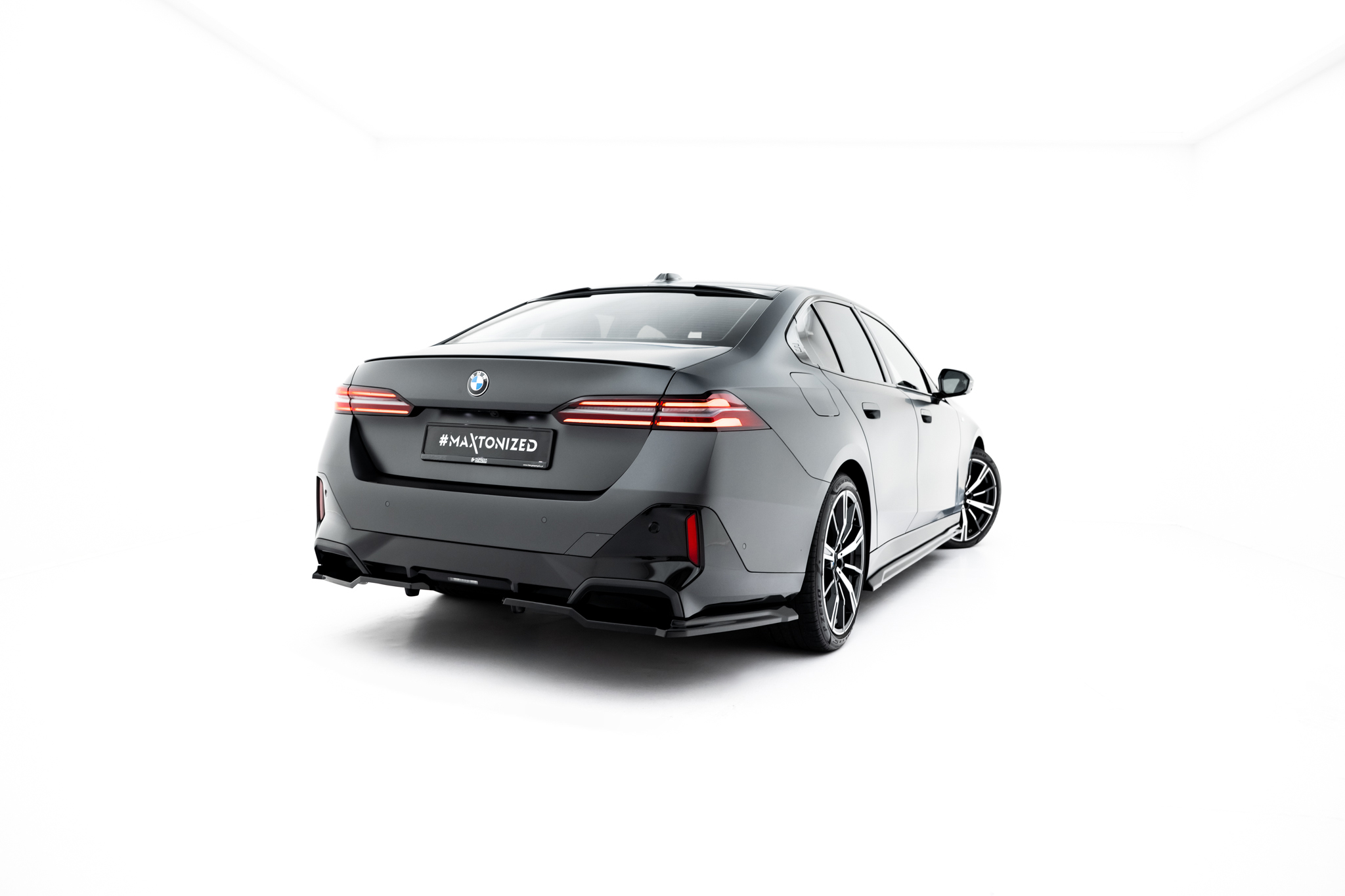 REAR SIDE SPLITTERS V.2 SUITABLE FOR BMW 5 / I5 M-PACK SEDAN / TOURING G60 / G61 – MAXTON DESIGN - 2