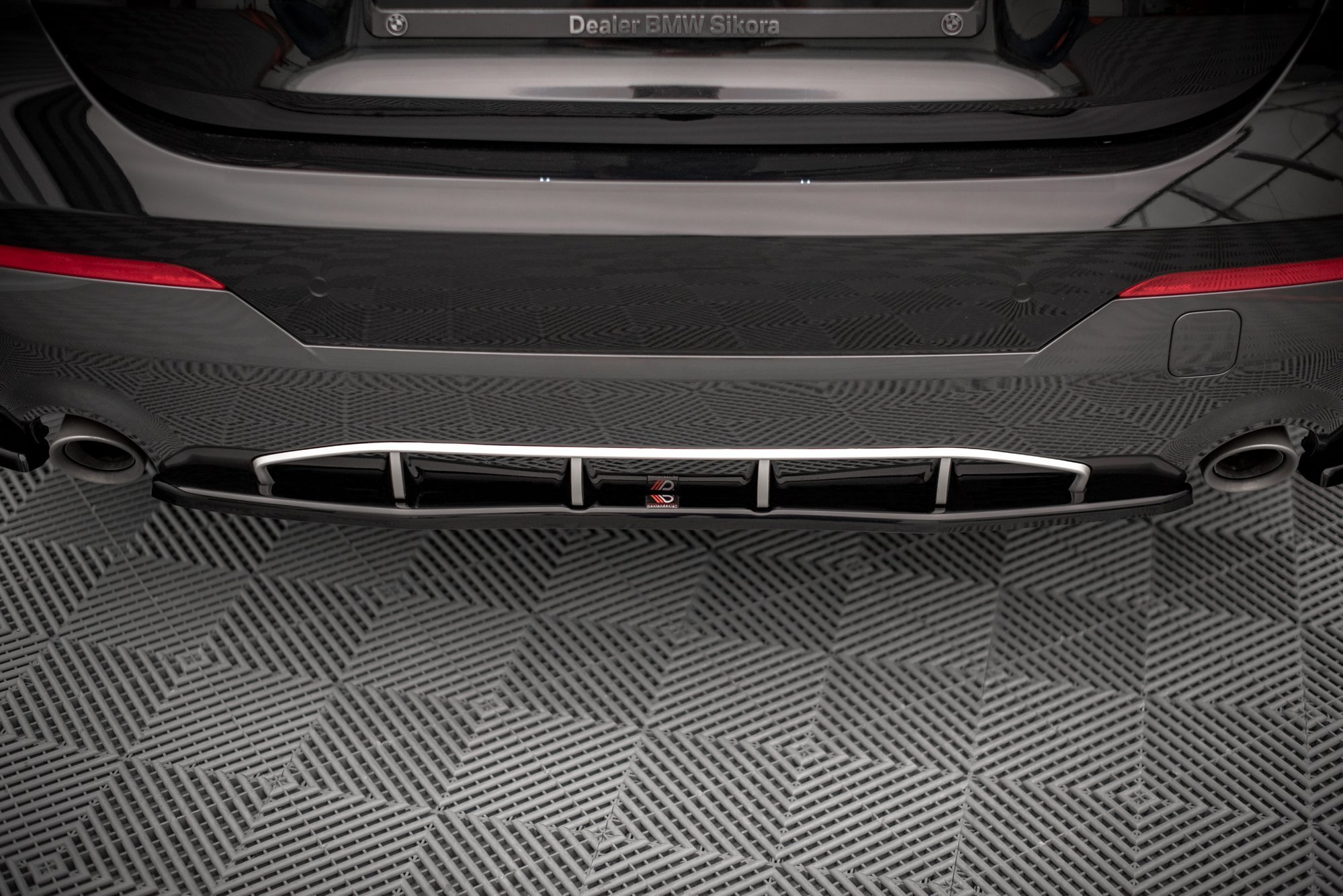 Central Rear Splitter BMW 4 M-Pack G22 / G23 - 2