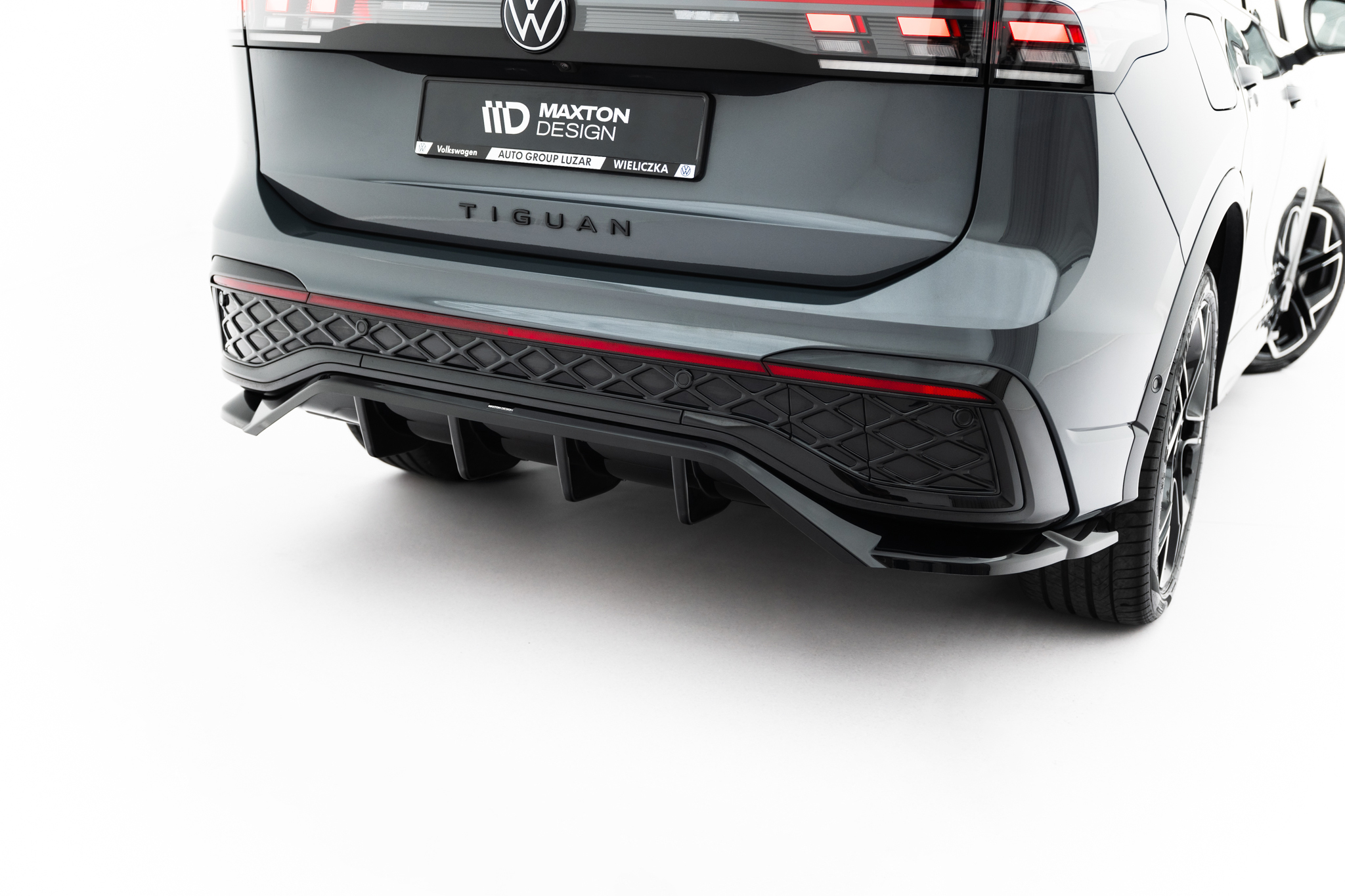 REAR SPLITTER (WITH VERTICAL BARS) SUITABLE FOR VOLKSWAGEN TIGUAN R-LINE MK3 – MAXTON DESIGN - 2