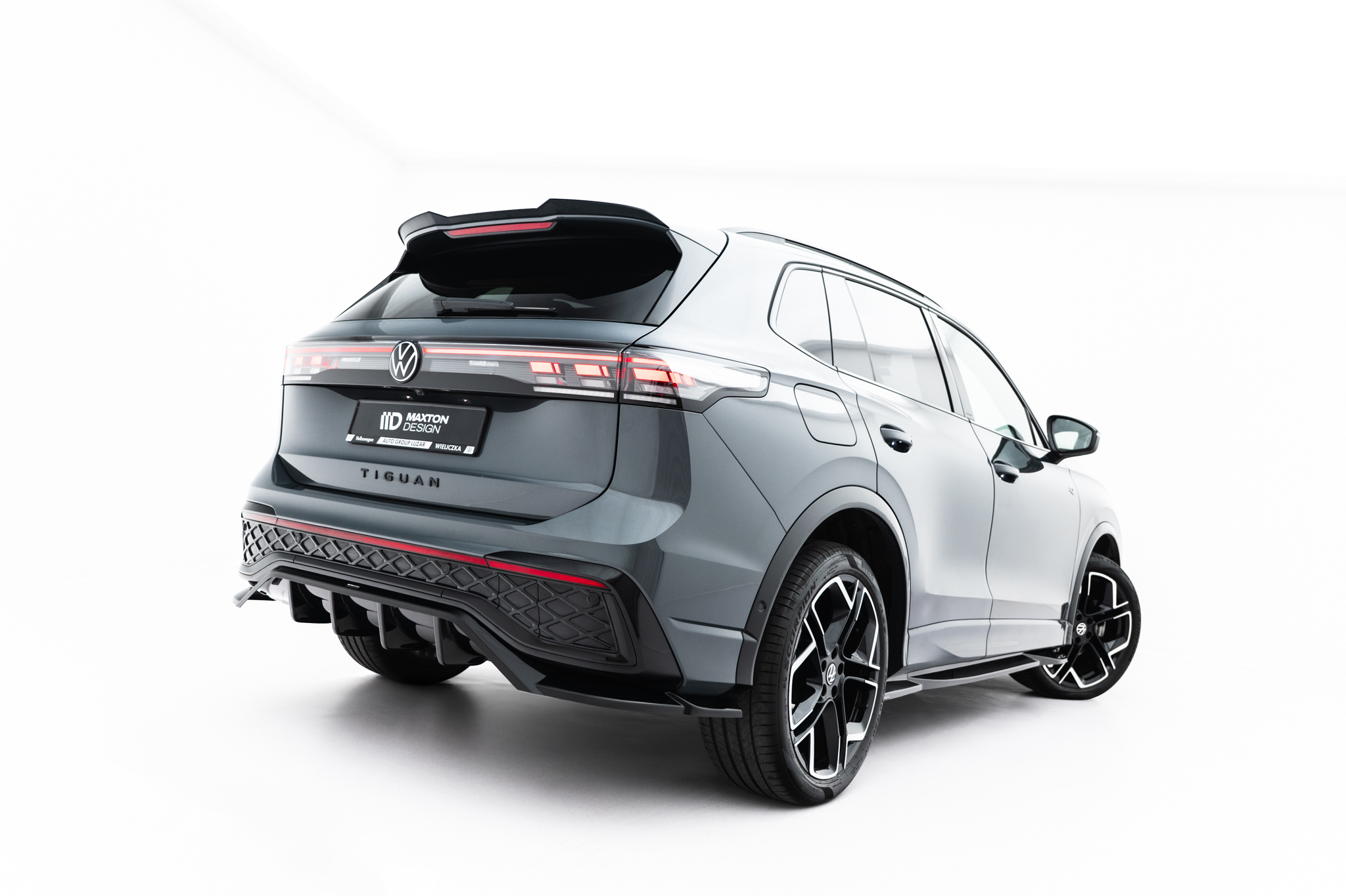 REAR SPLITTER (WITH VERTICAL BARS) SUITABLE FOR VOLKSWAGEN TIGUAN R-LINE MK3 – MAXTON DESIGN - 6