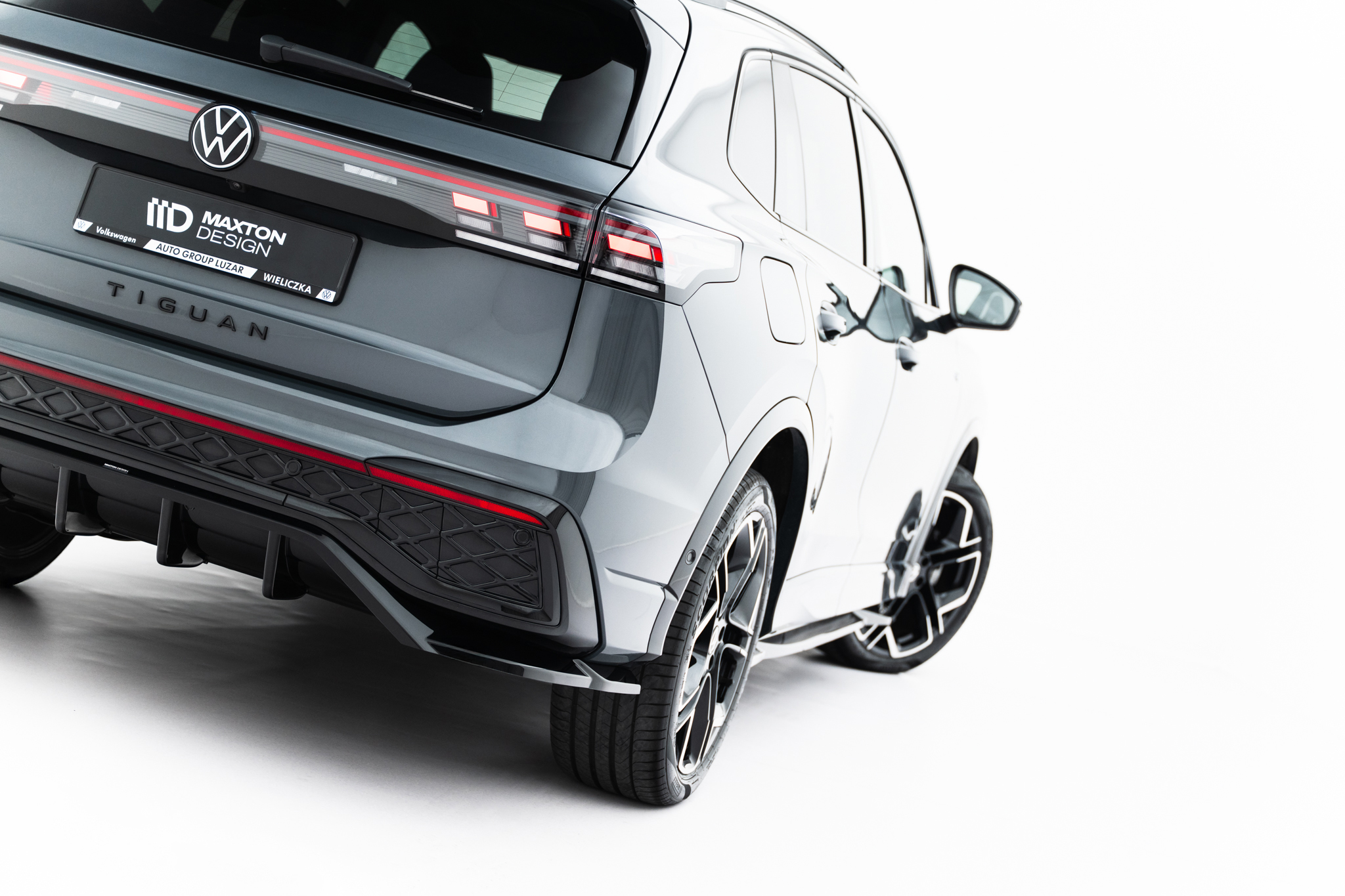 REAR SPLITTER (WITH VERTICAL BARS) SUITABLE FOR VOLKSWAGEN TIGUAN R-LINE MK3 – MAXTON DESIGN - 8