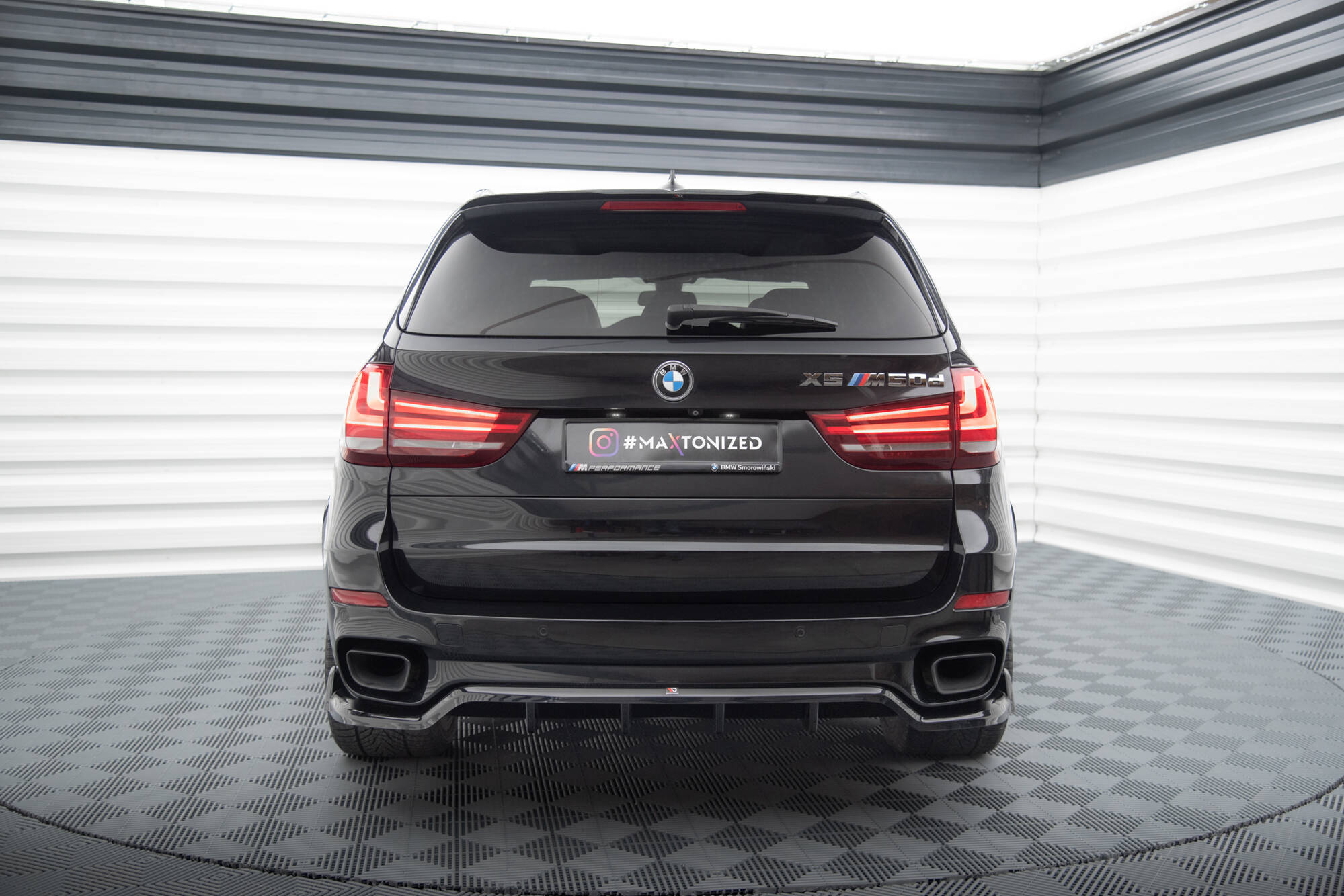 Central Rear Splitter (Vertical Bars) BMW X5 M-Pack F15 - 3